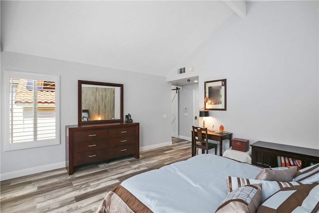 33 Sepulveda