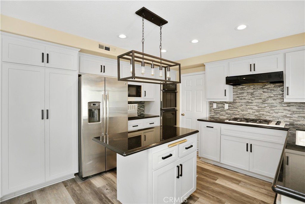 33 Sepulveda