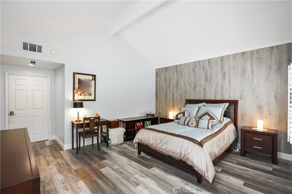 33 Sepulveda