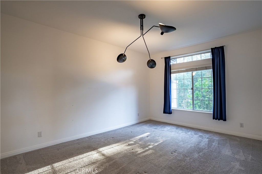 2 Mansera Place