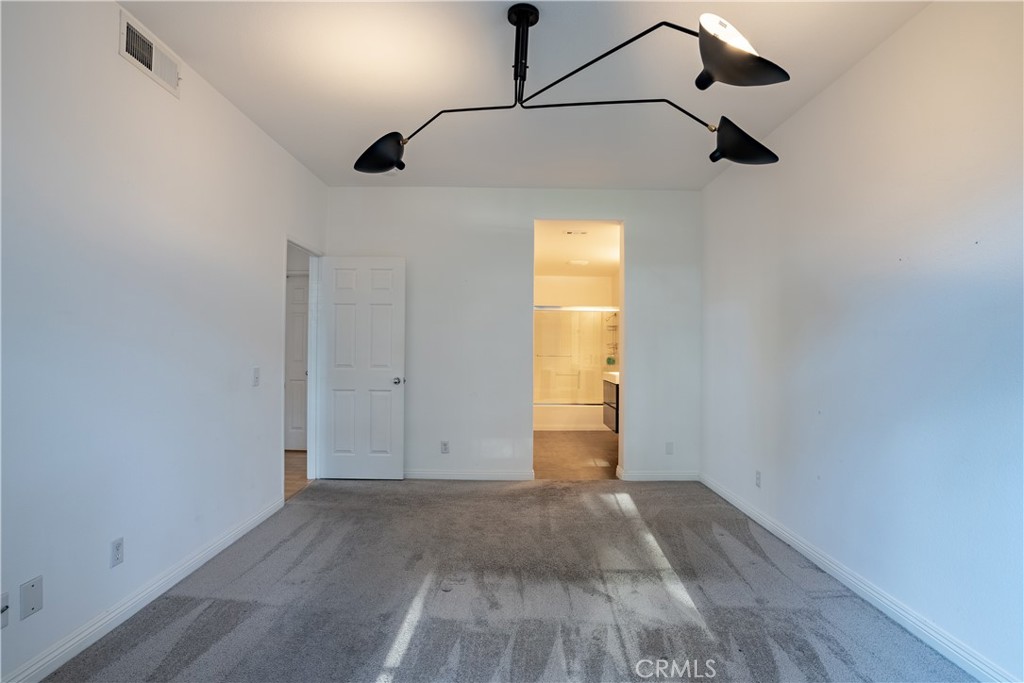 2 Mansera Place