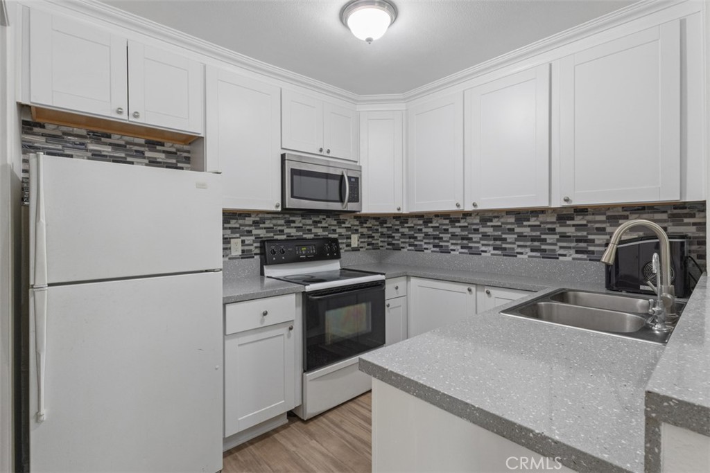 2900 Madison Avenue D12