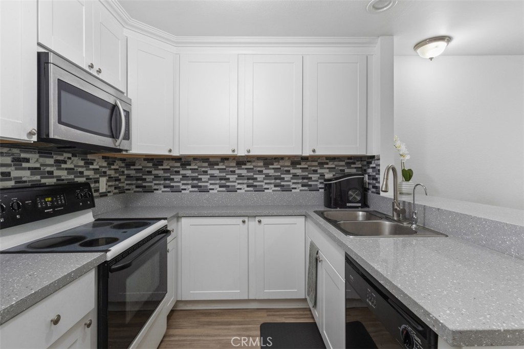 2900 Madison Avenue D12