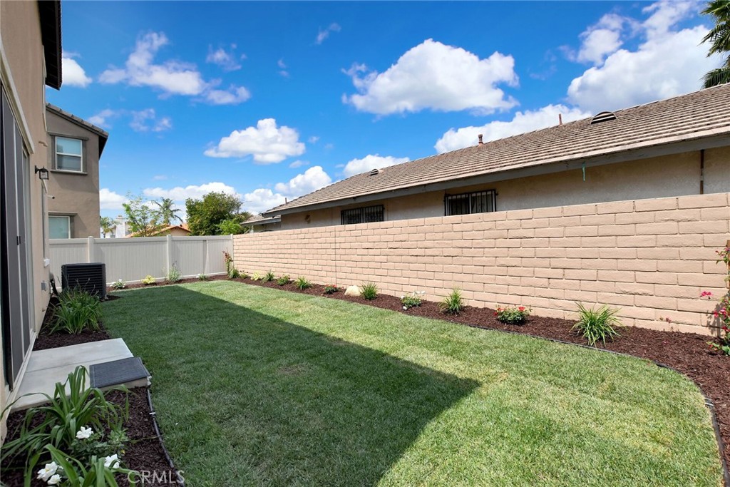 352 Lilly St