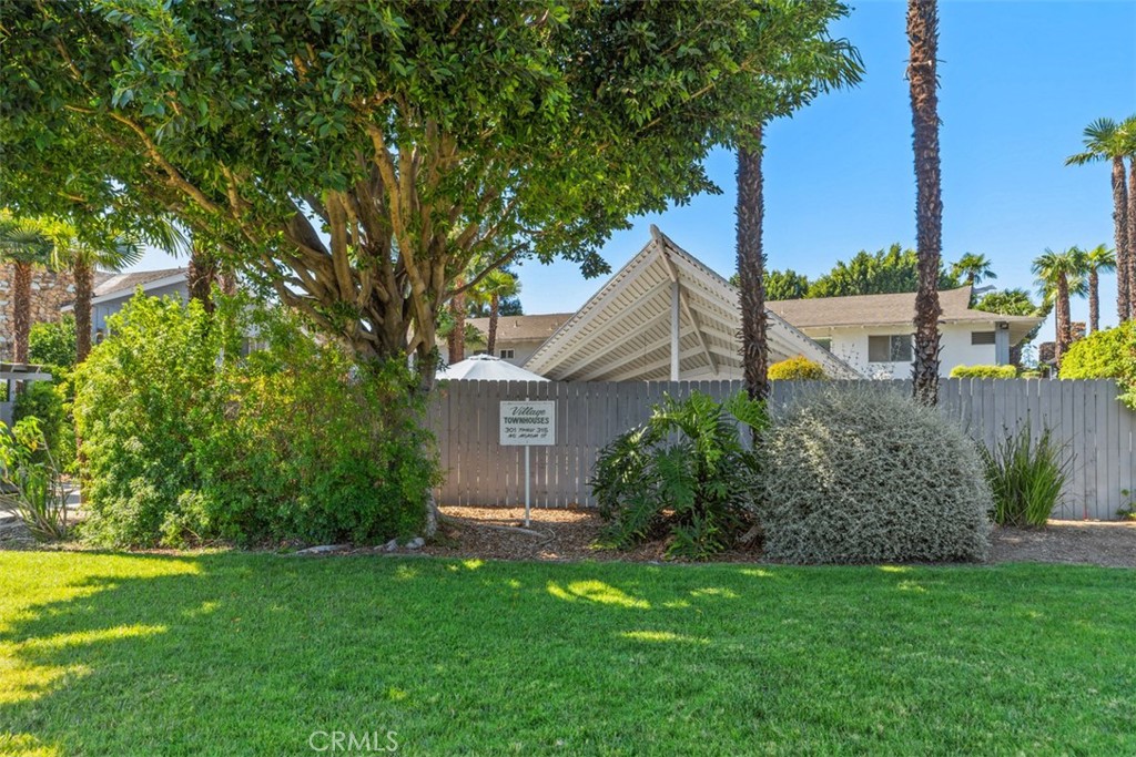 307 N Acacia A