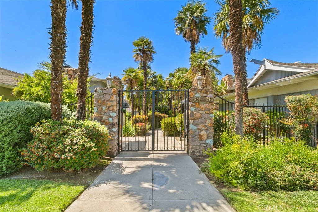 307 N Acacia A