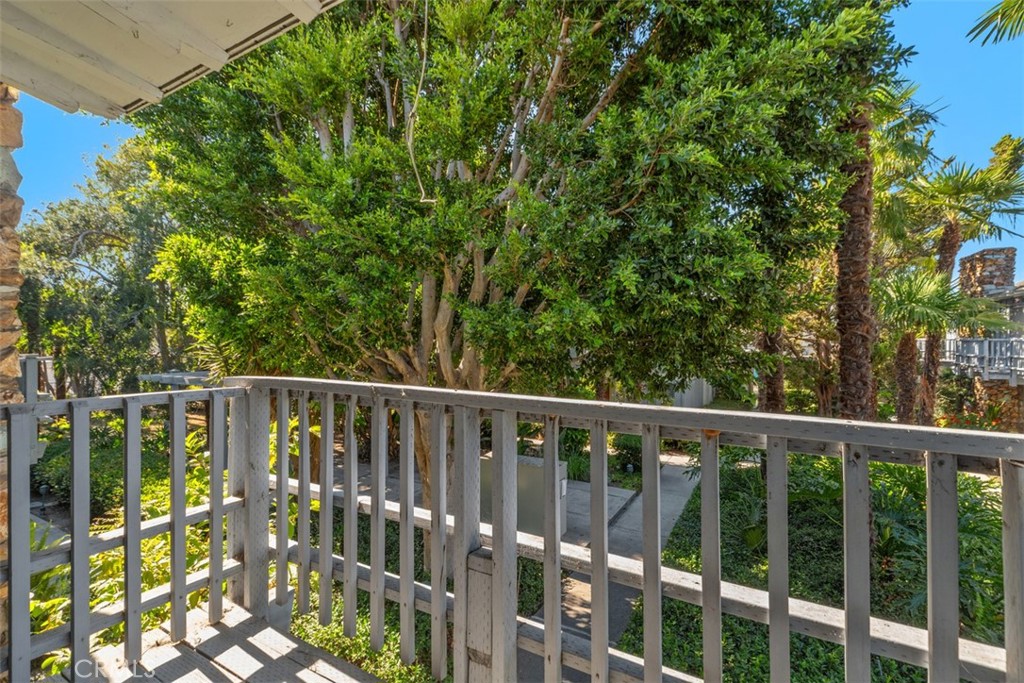 307 N Acacia A