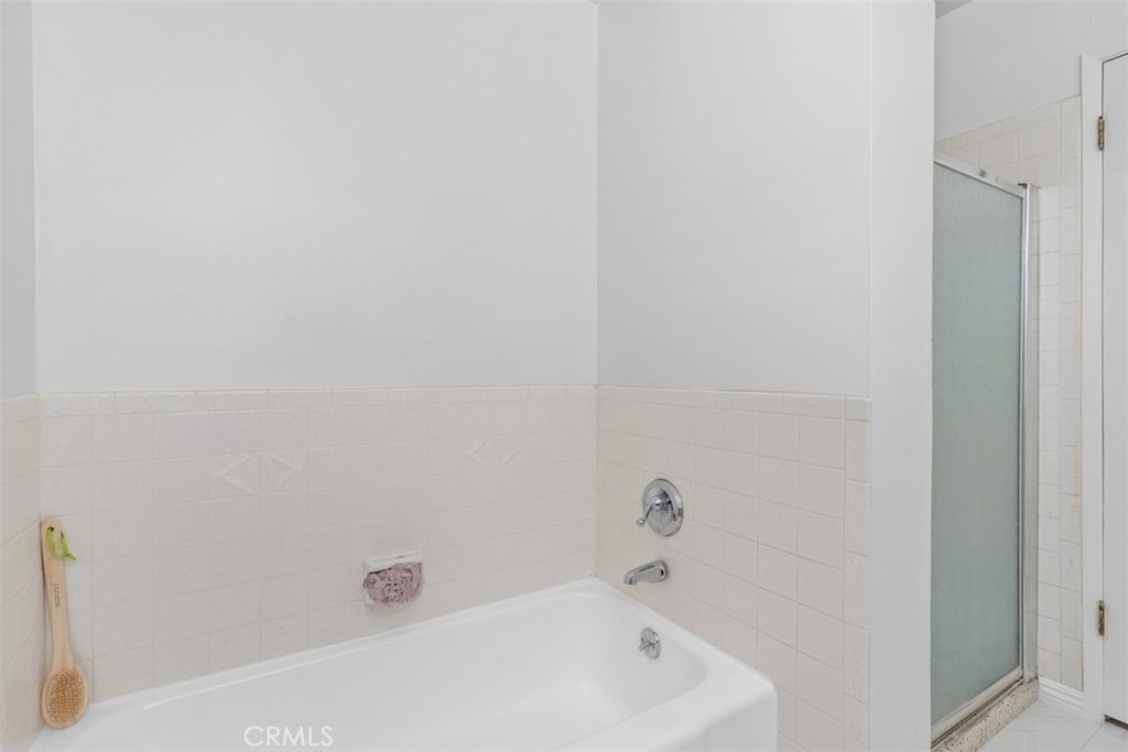 307 N Acacia A