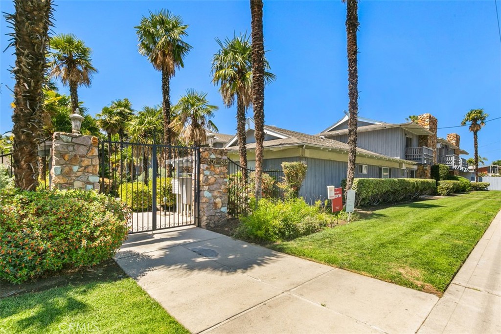 307 N Acacia A