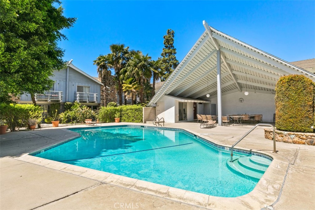 307 N Acacia A