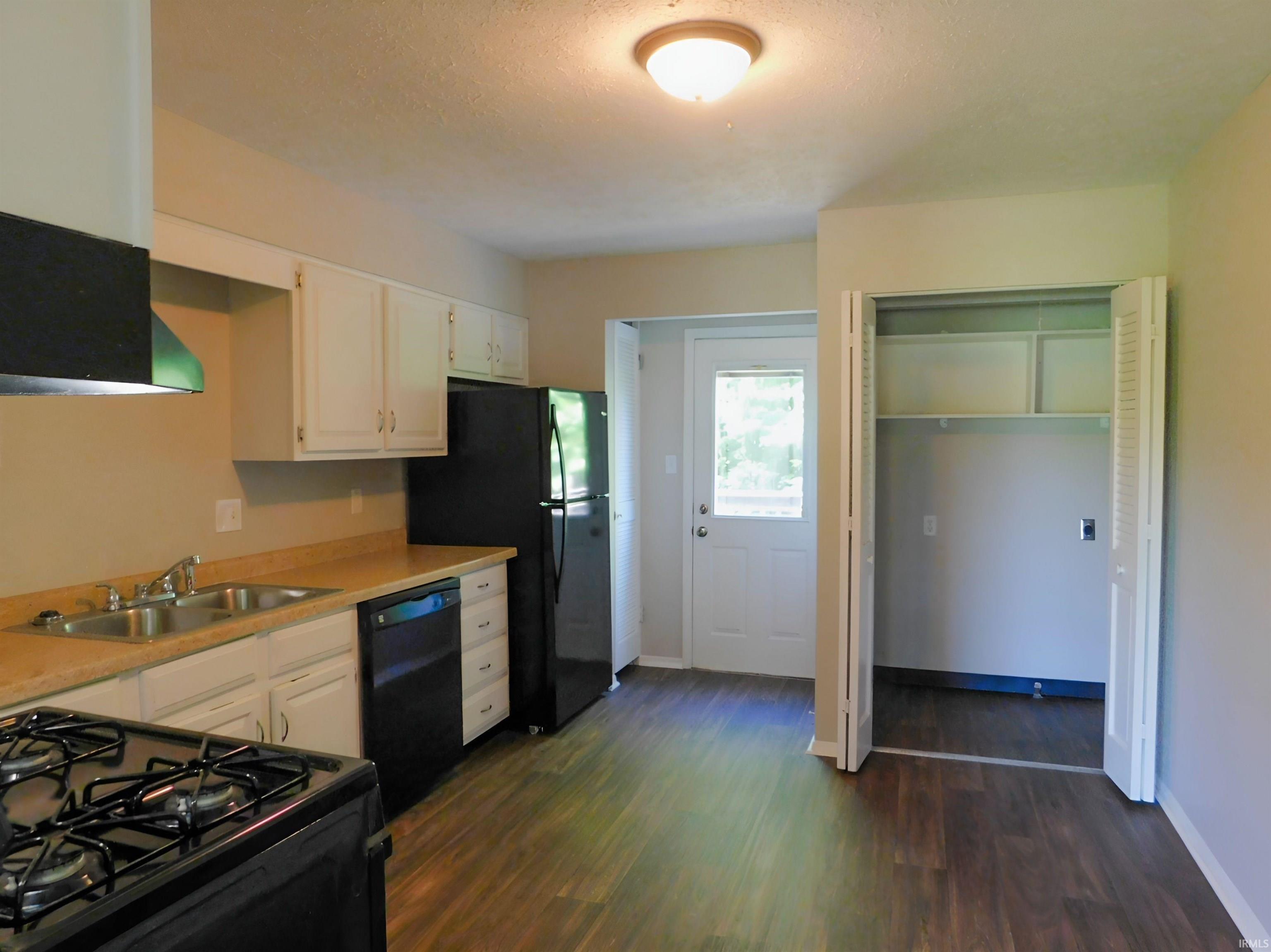 4933 S Old State Road 37