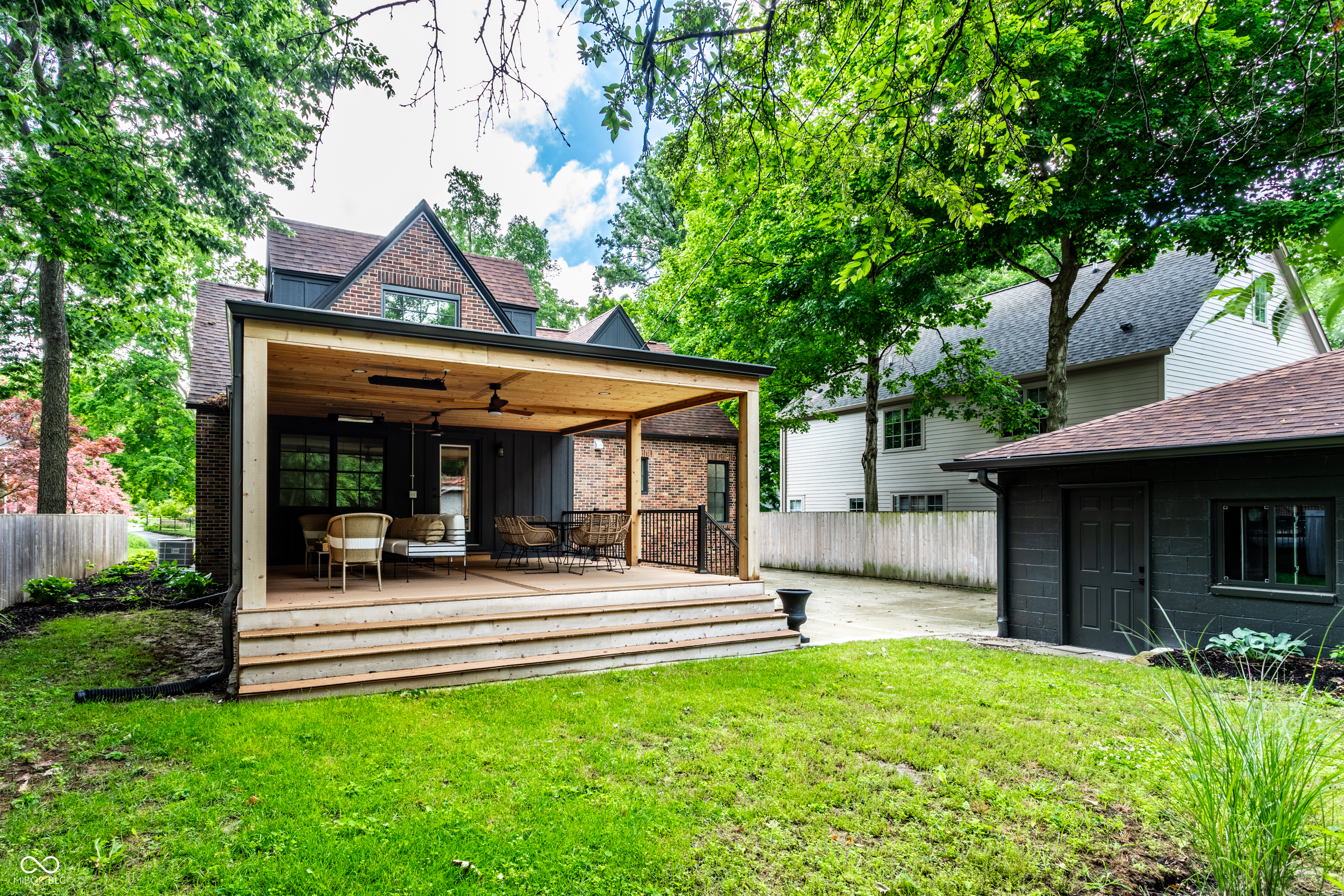 5708 Winthrop Avenue