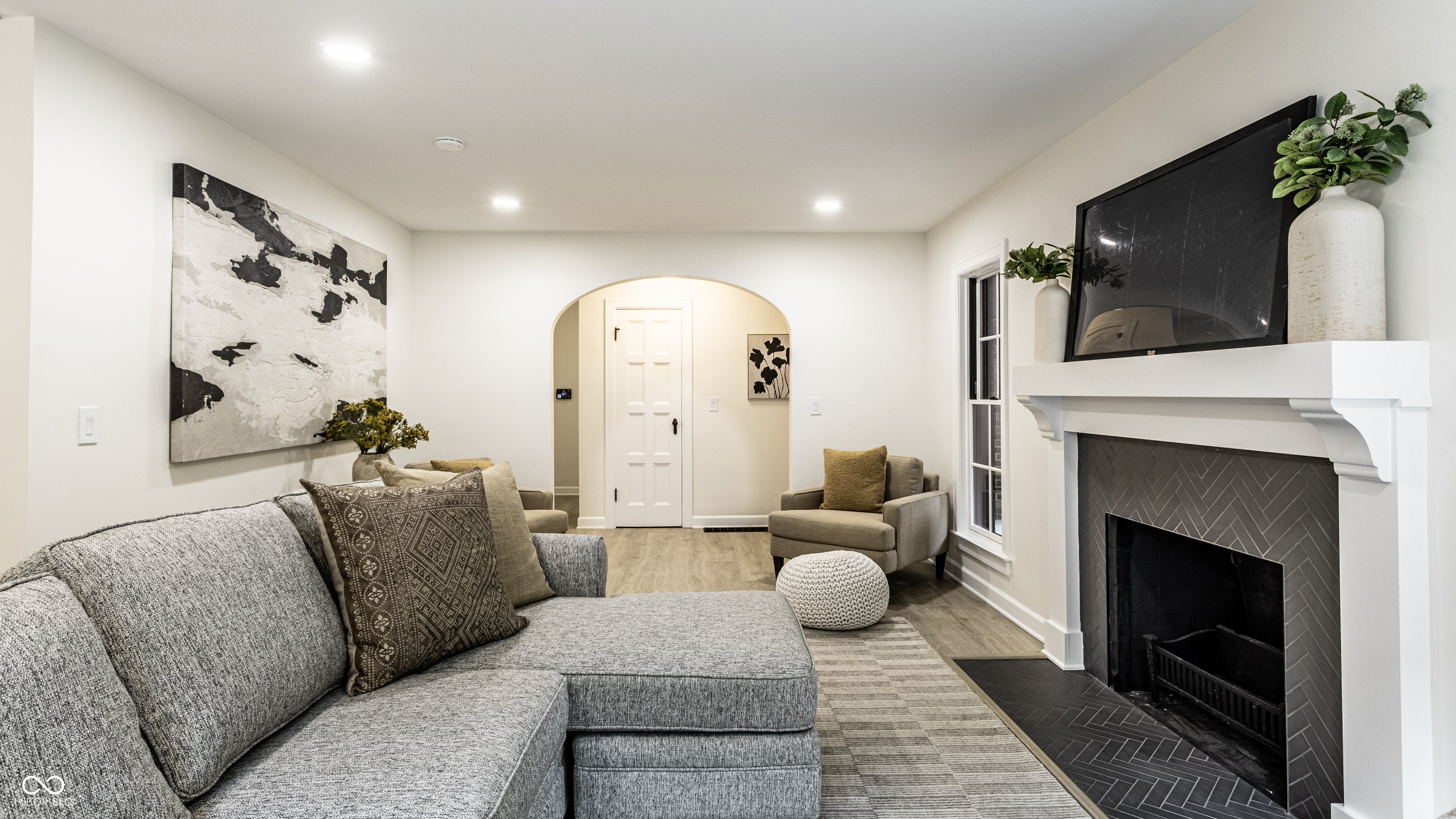 5708 Winthrop Avenue