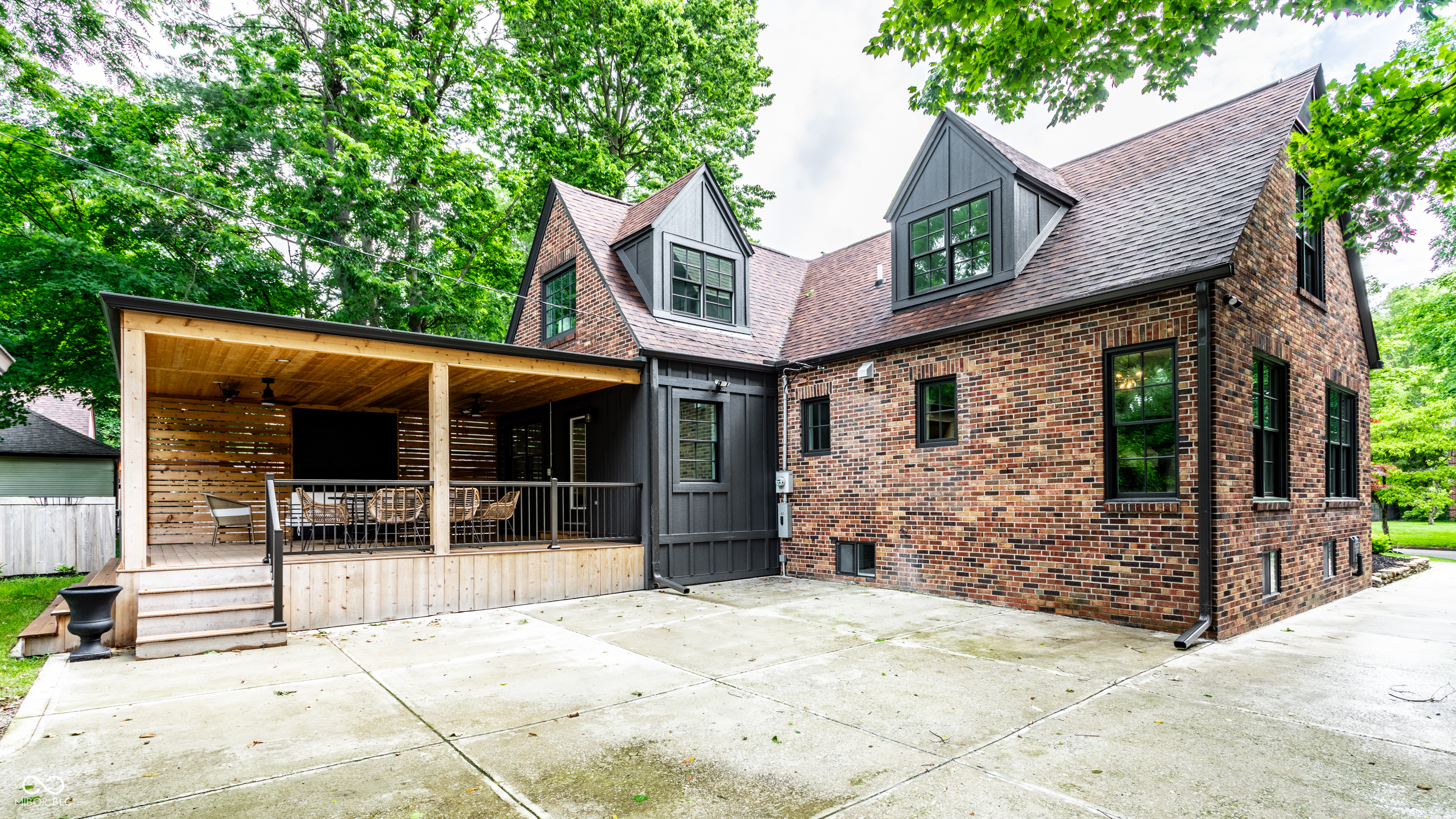 5708 Winthrop Avenue