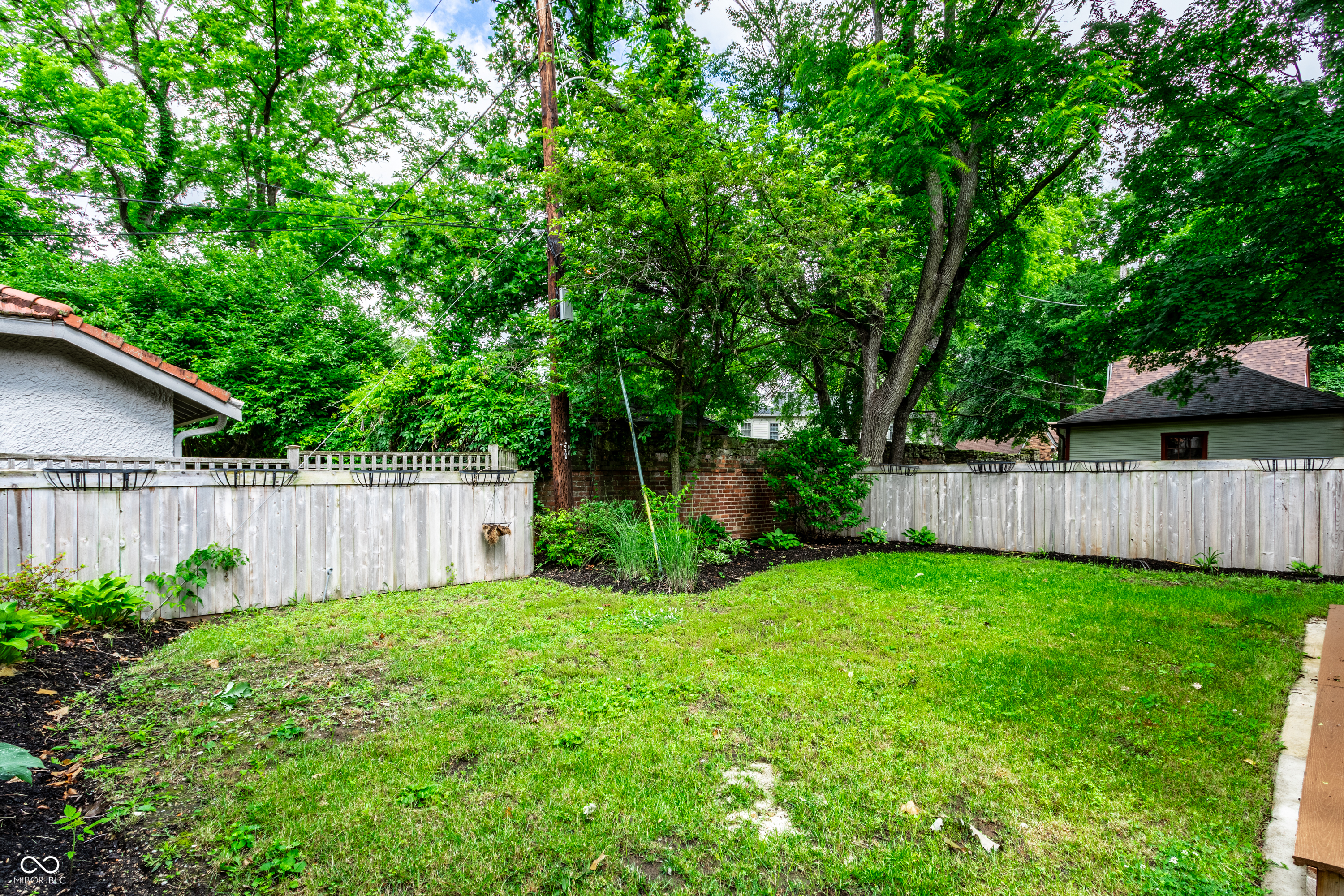 5708 Winthrop Avenue