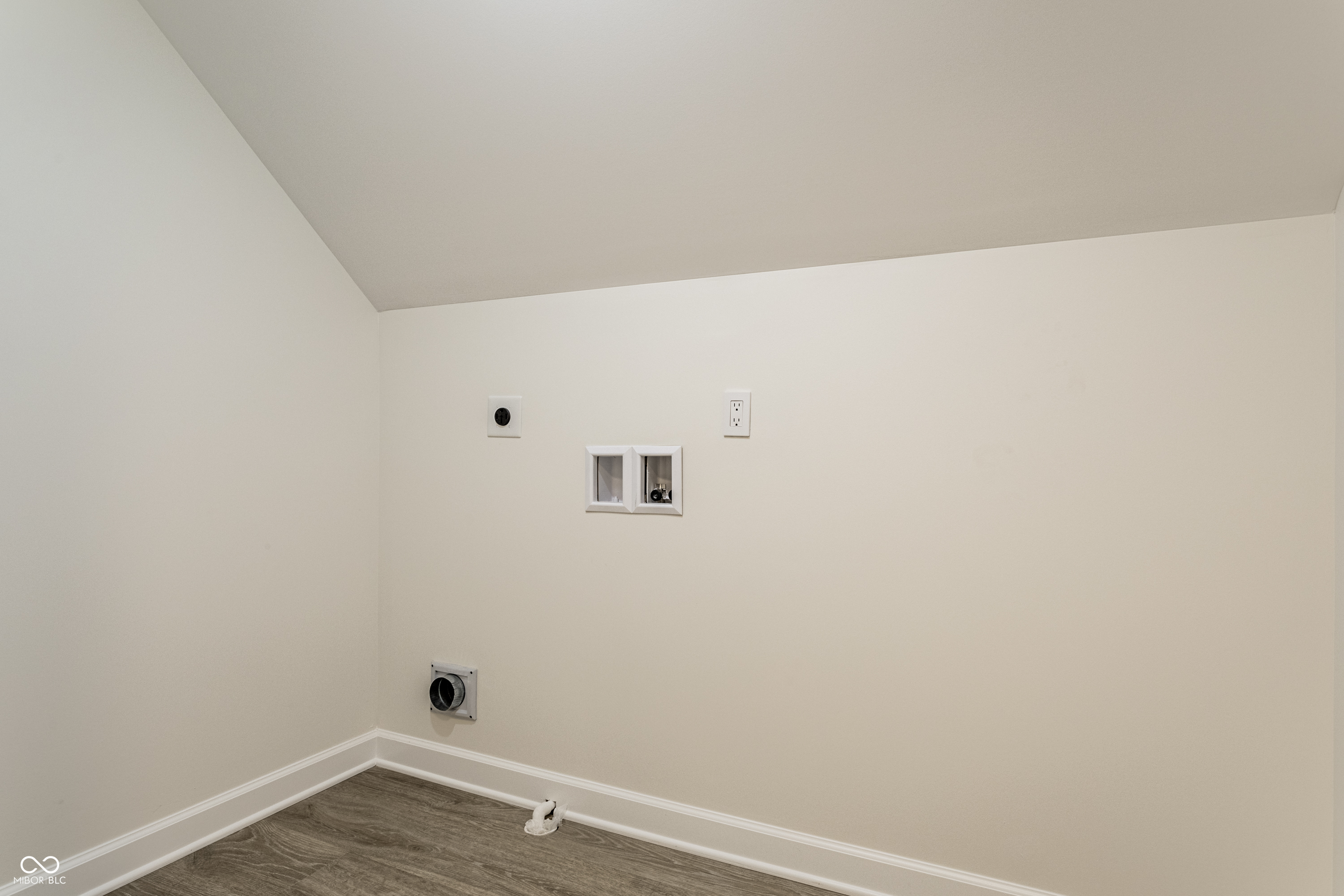 5708 Winthrop Avenue