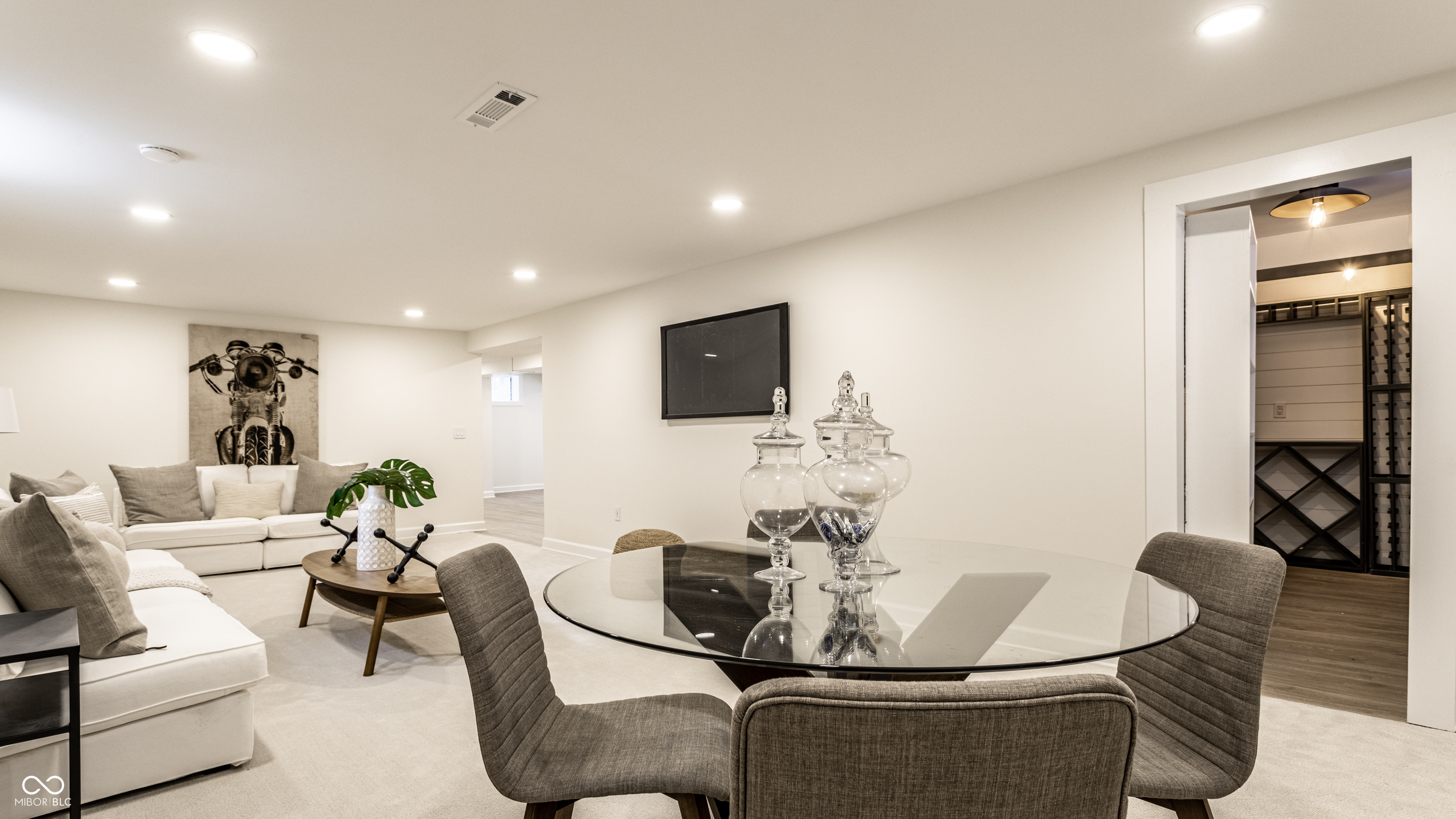 5708 Winthrop Avenue