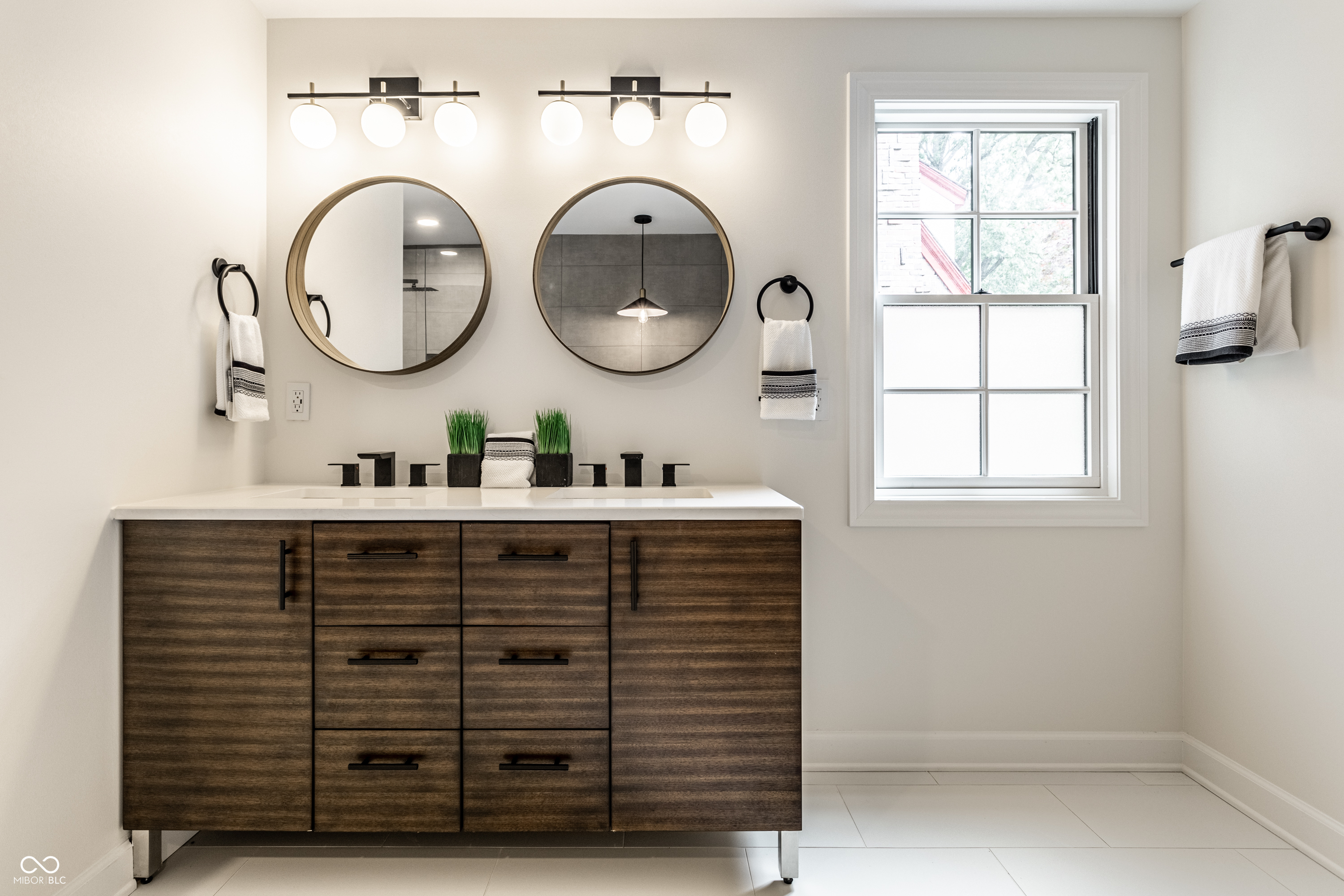 5708 Winthrop Avenue