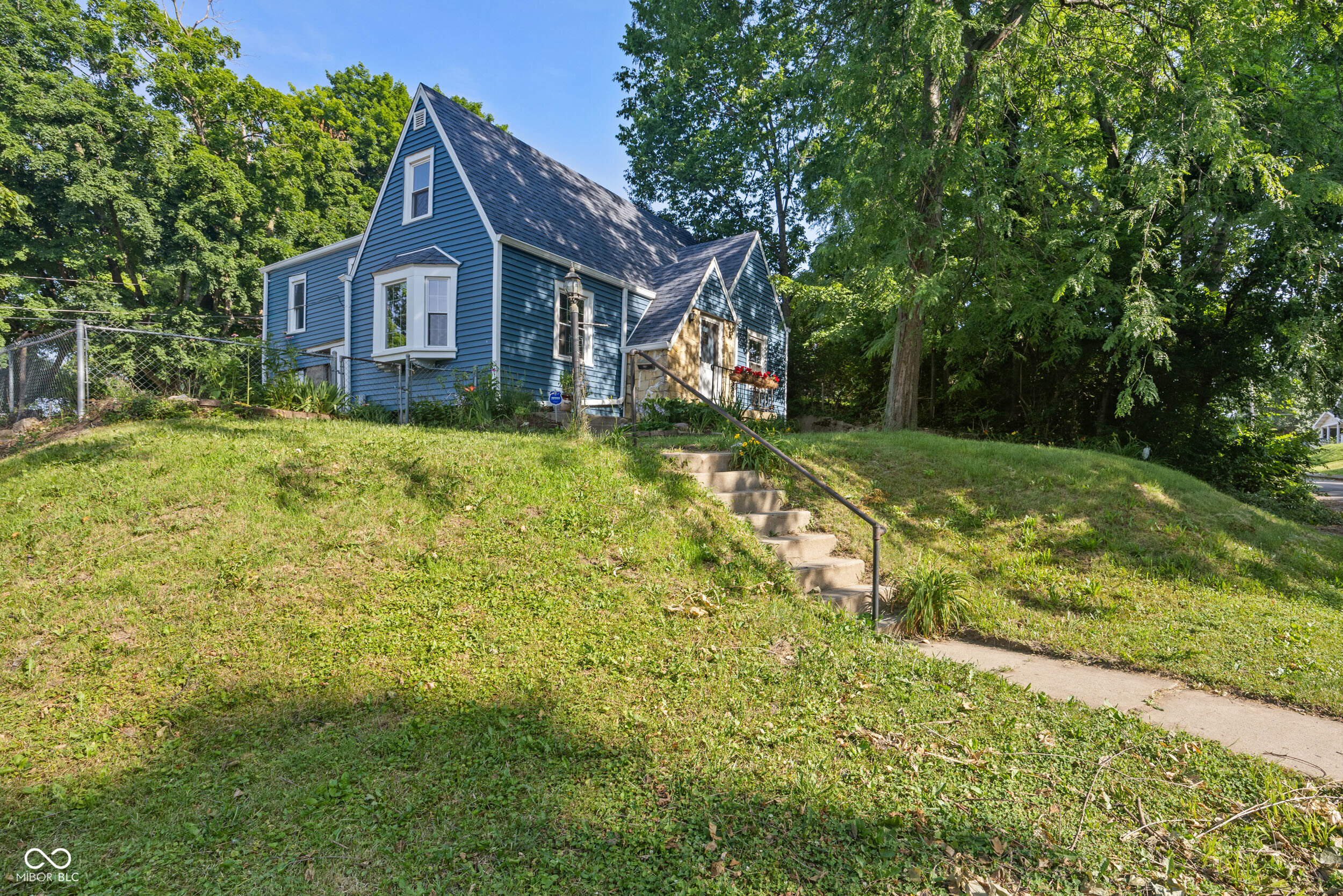 327 Central Avenue