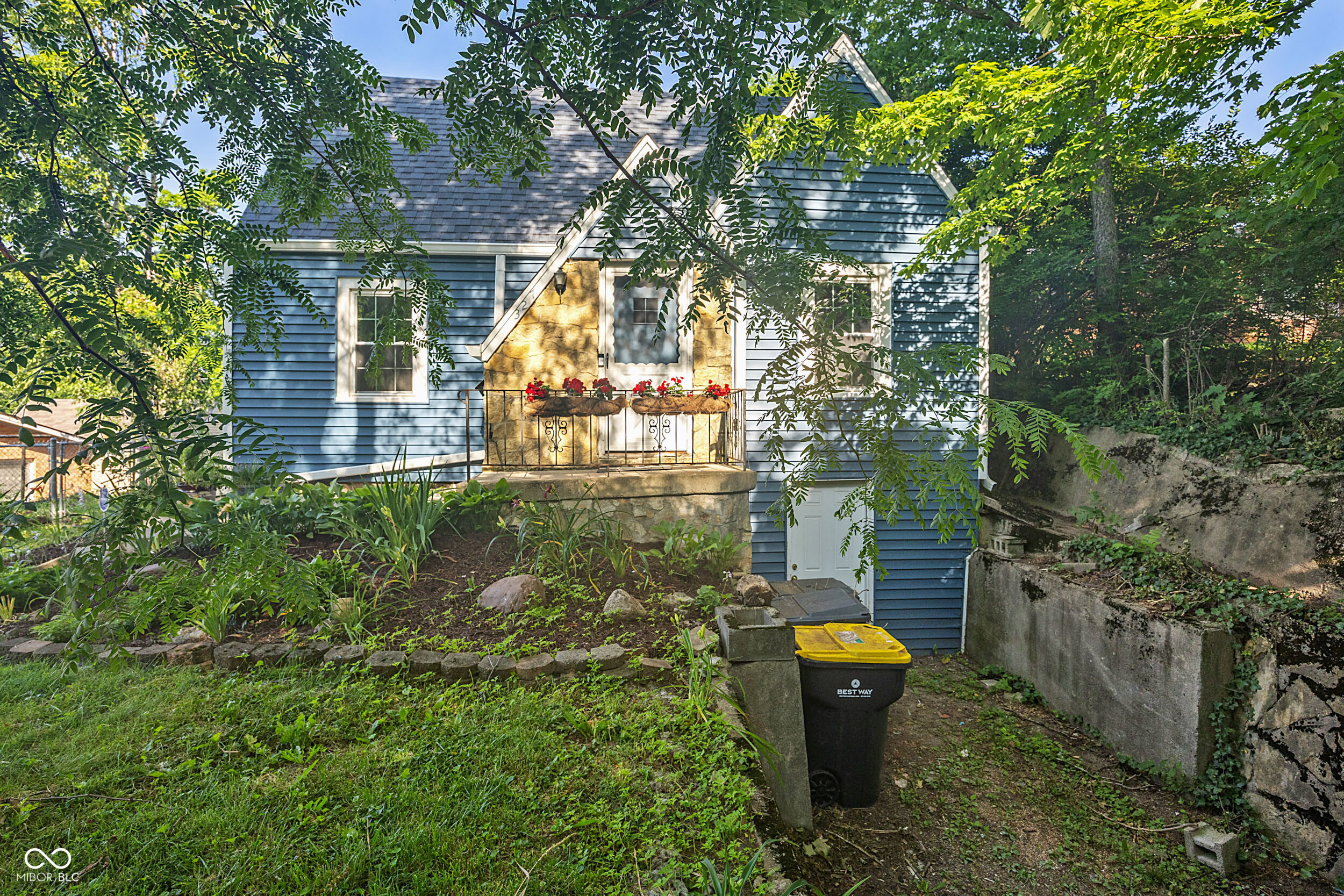 327 Central Avenue