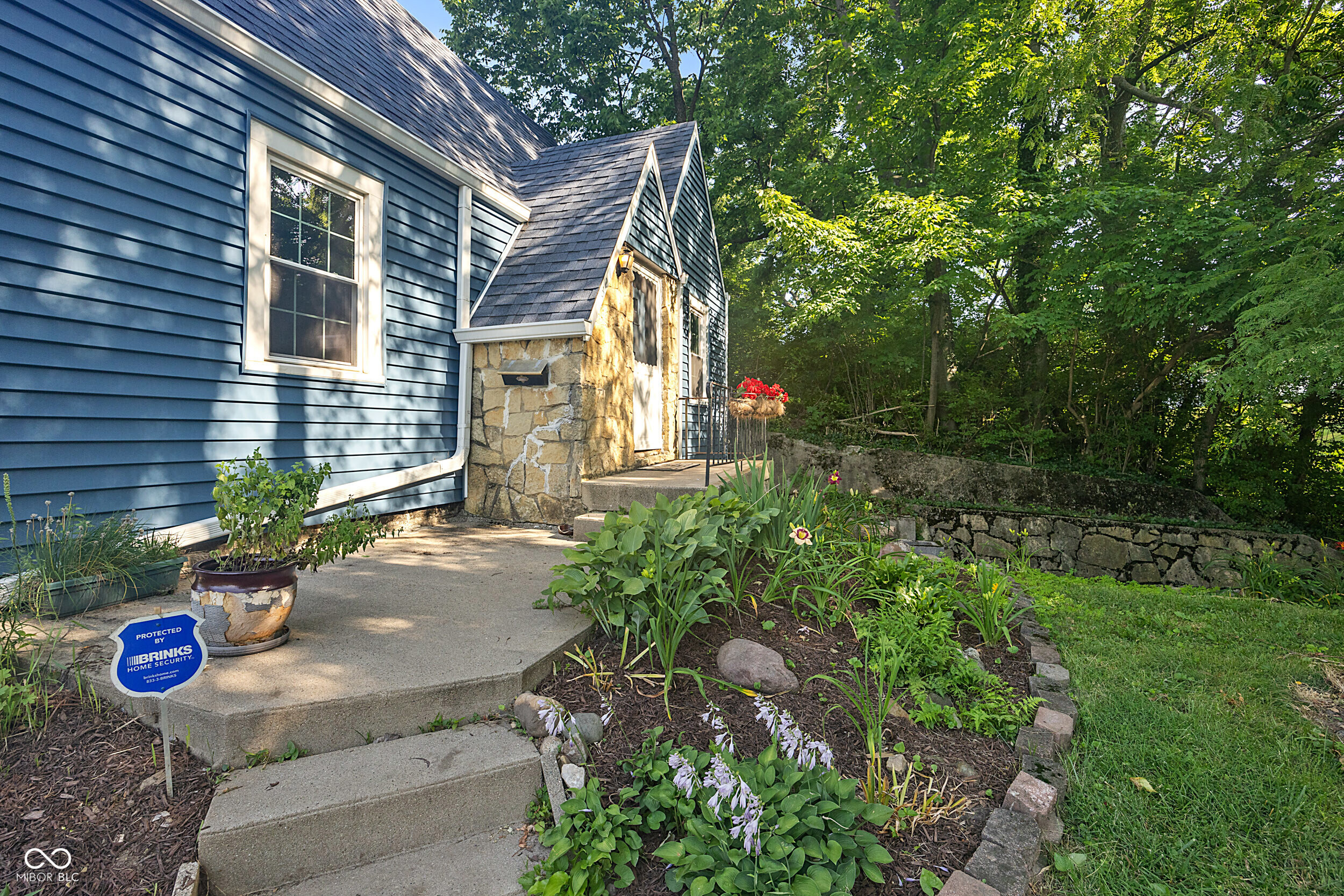 327 Central Avenue