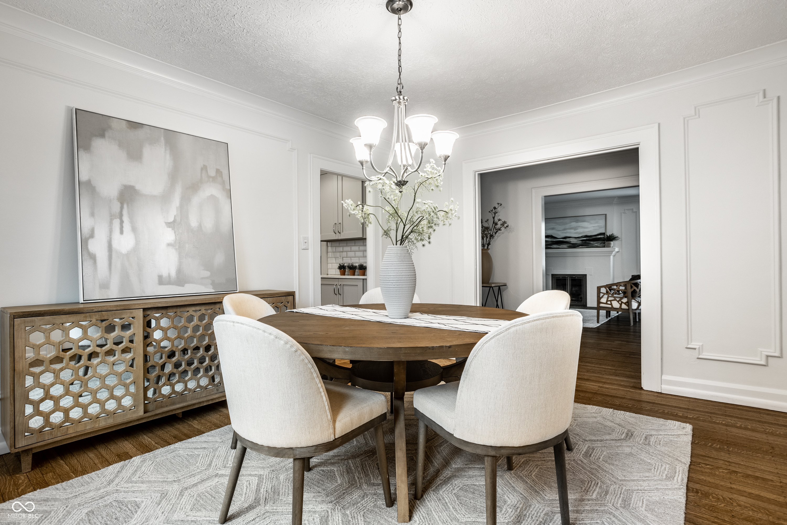 4923 Washington Boulevard