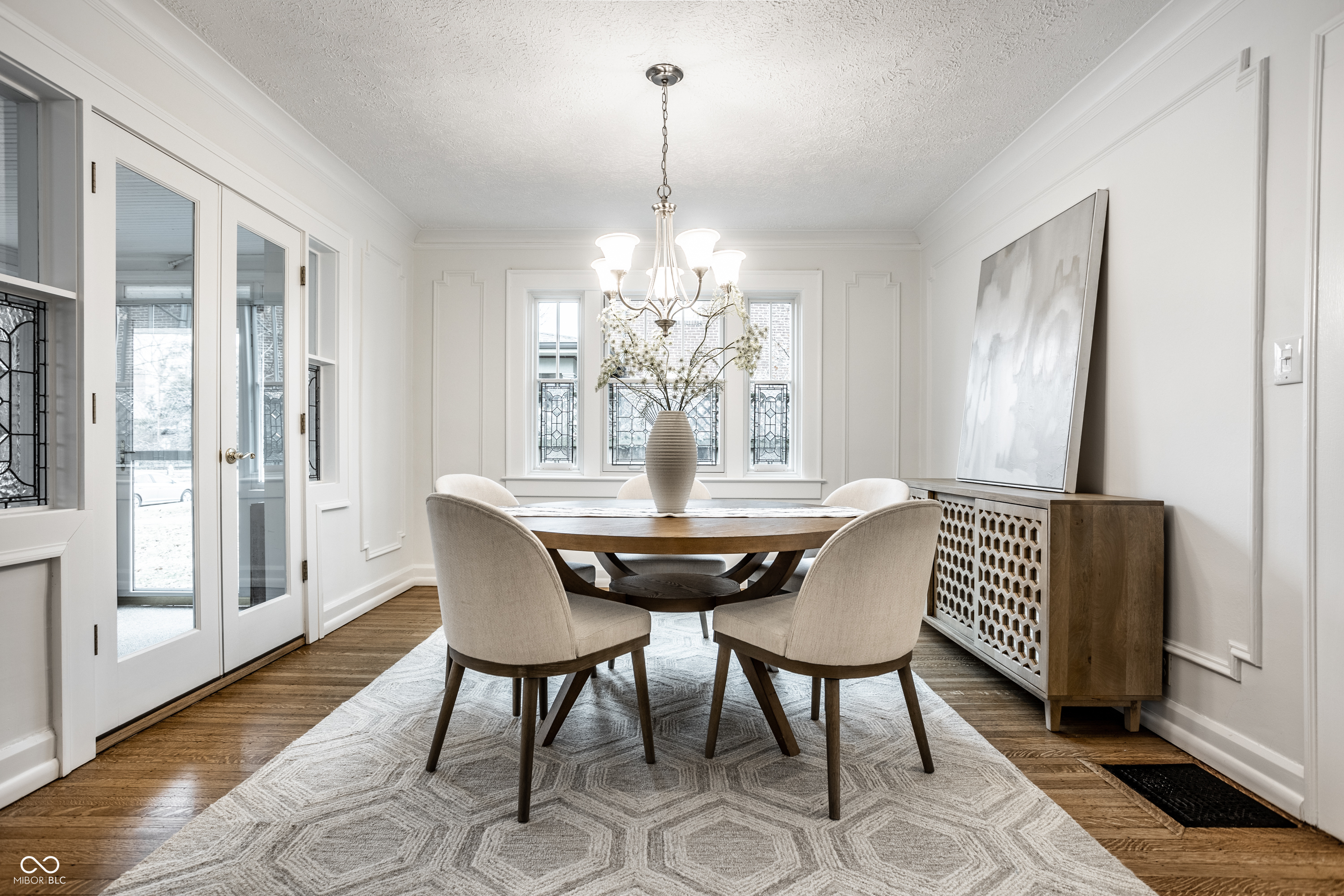 4923 Washington Boulevard