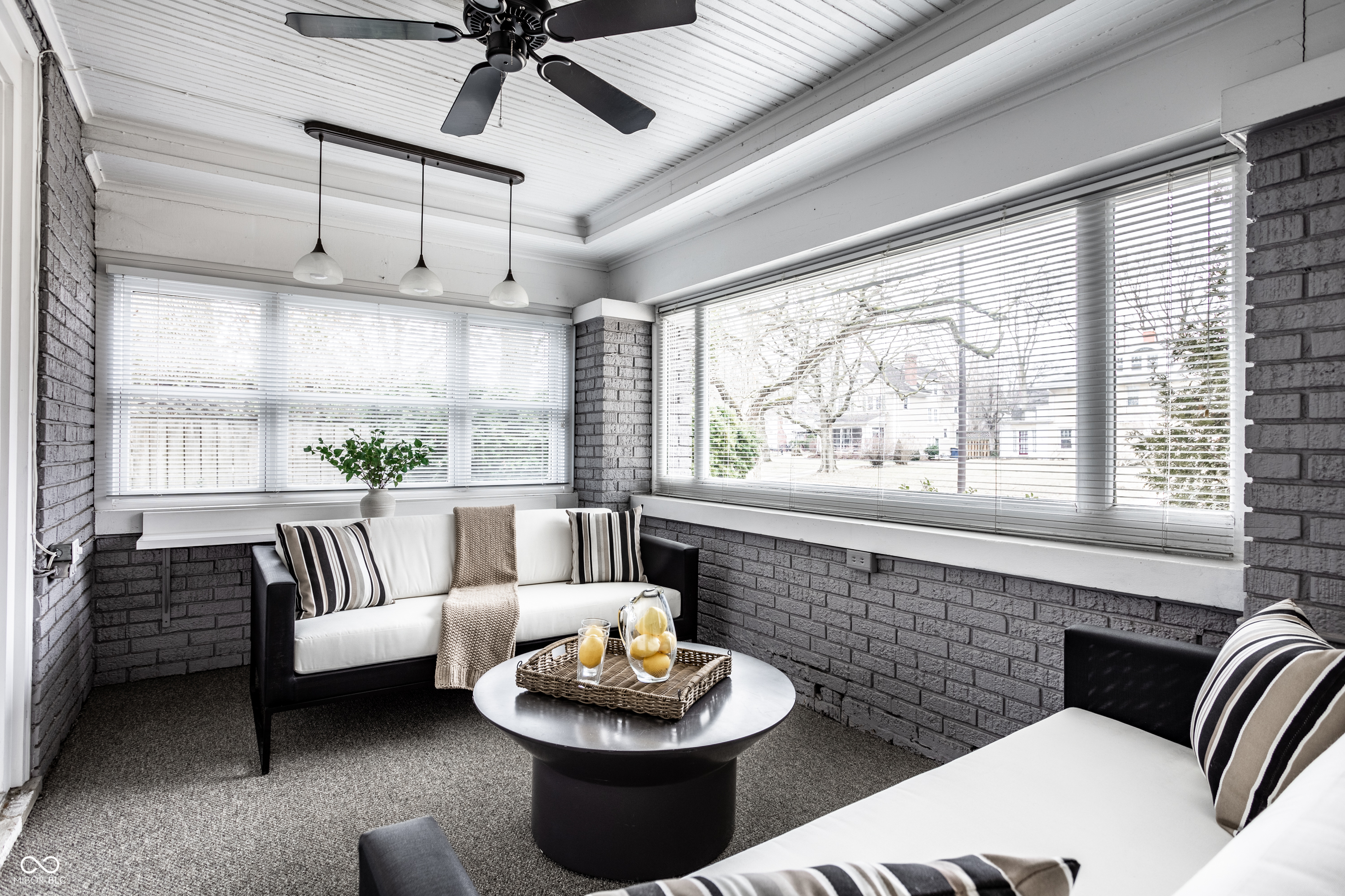 4923 Washington Boulevard