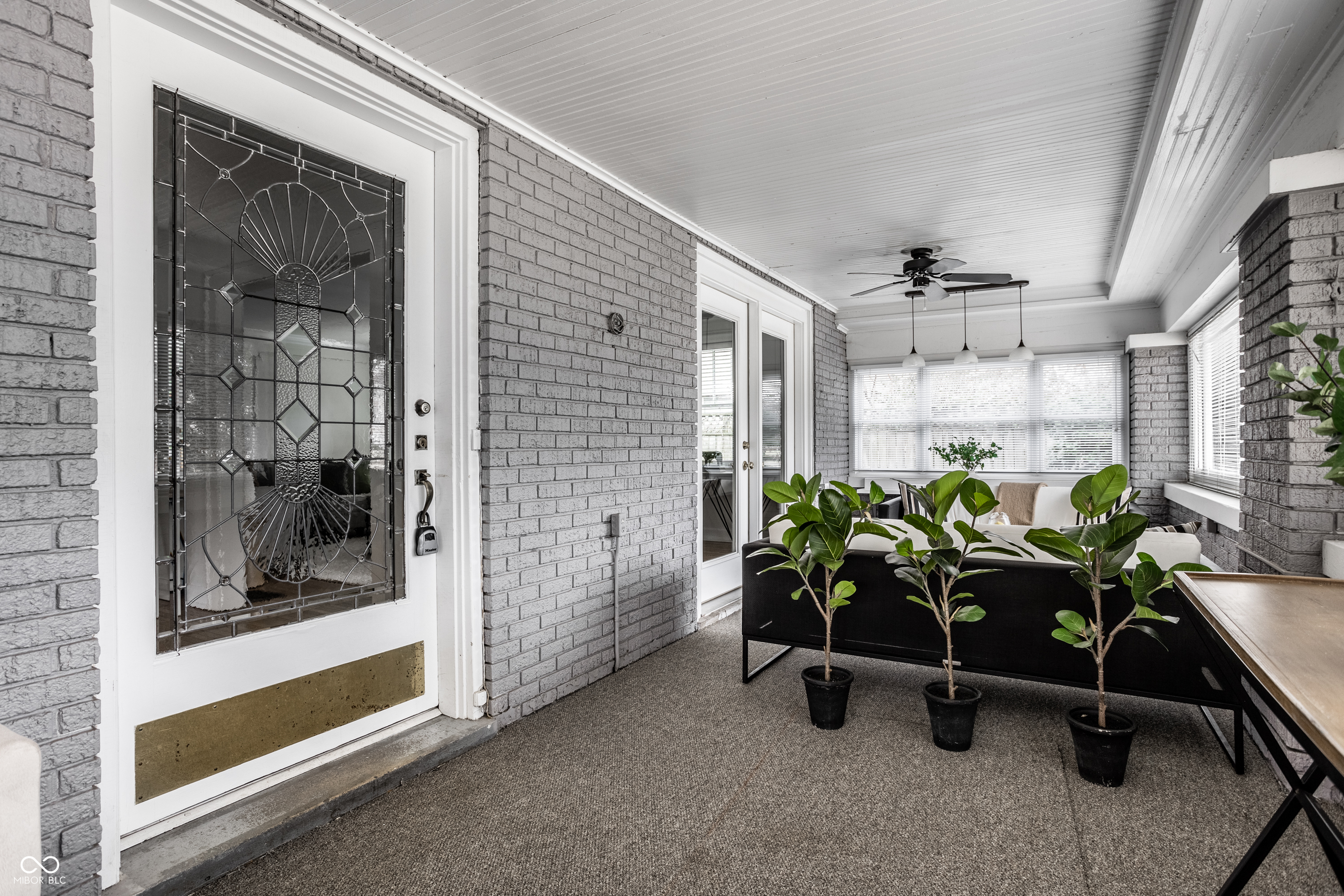 4923 Washington Boulevard