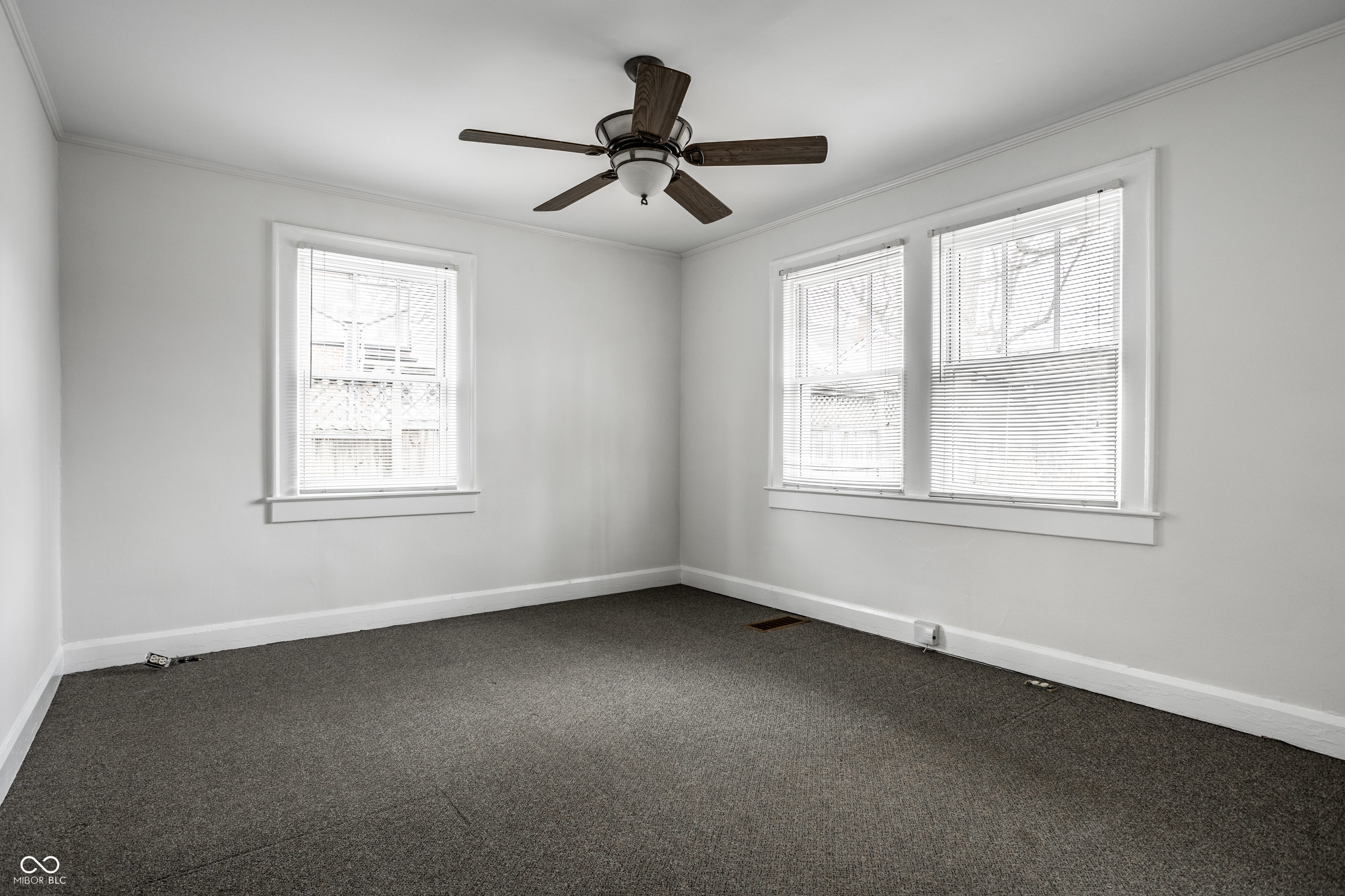 4923 Washington Boulevard