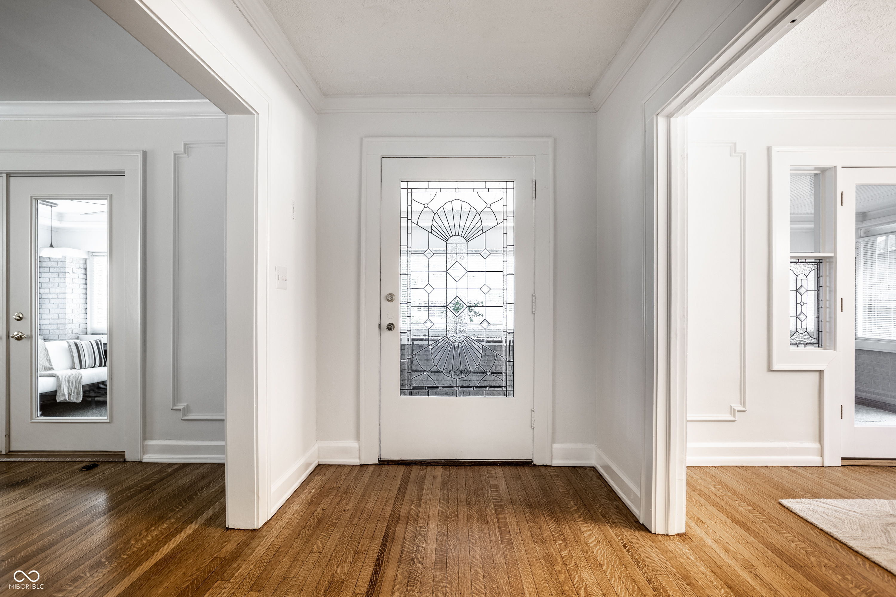 4923 Washington Boulevard