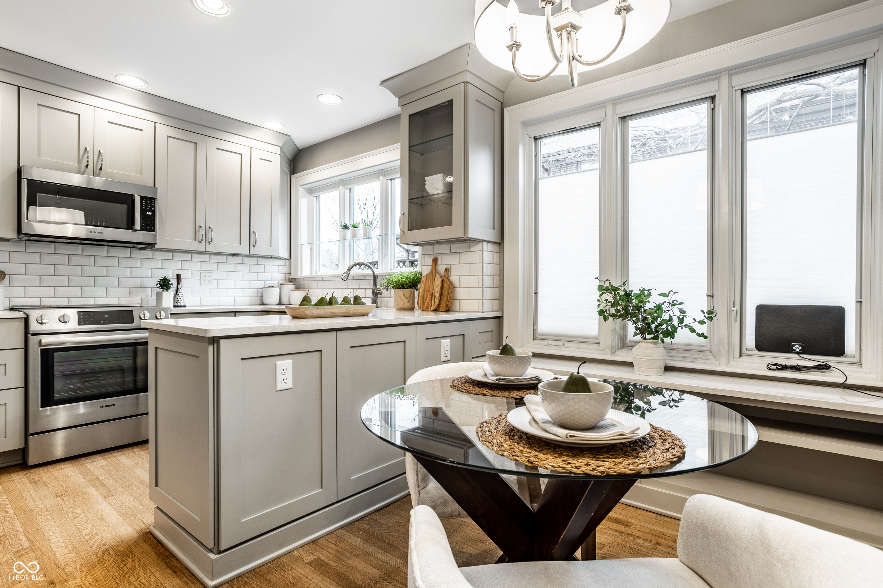 4923 Washington Boulevard