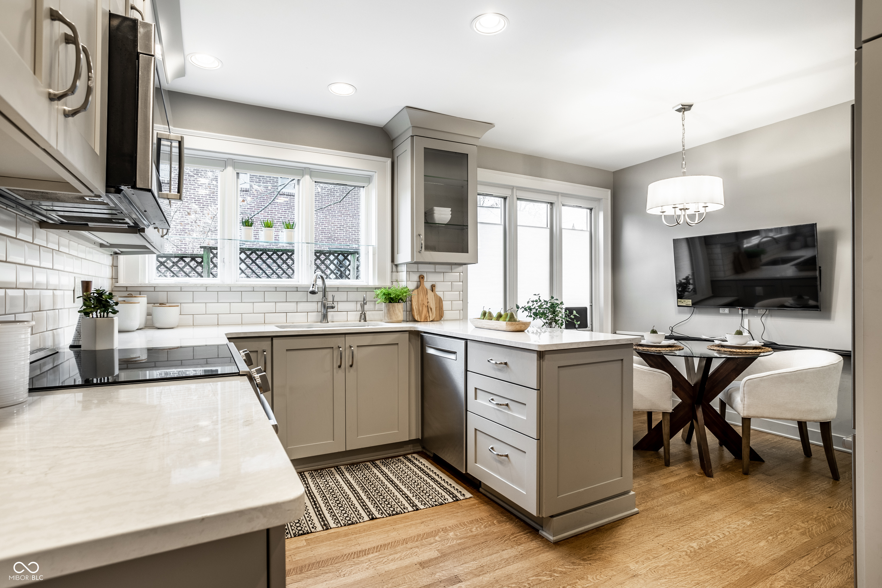 4923 Washington Boulevard