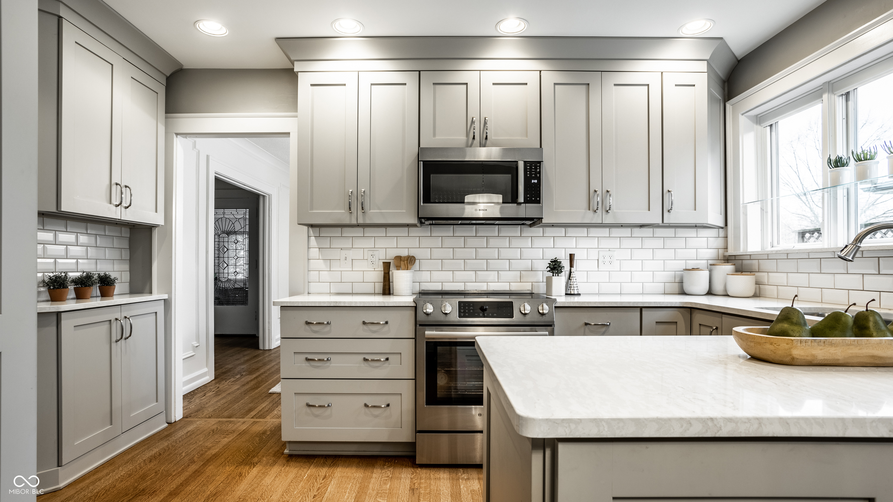 4923 Washington Boulevard