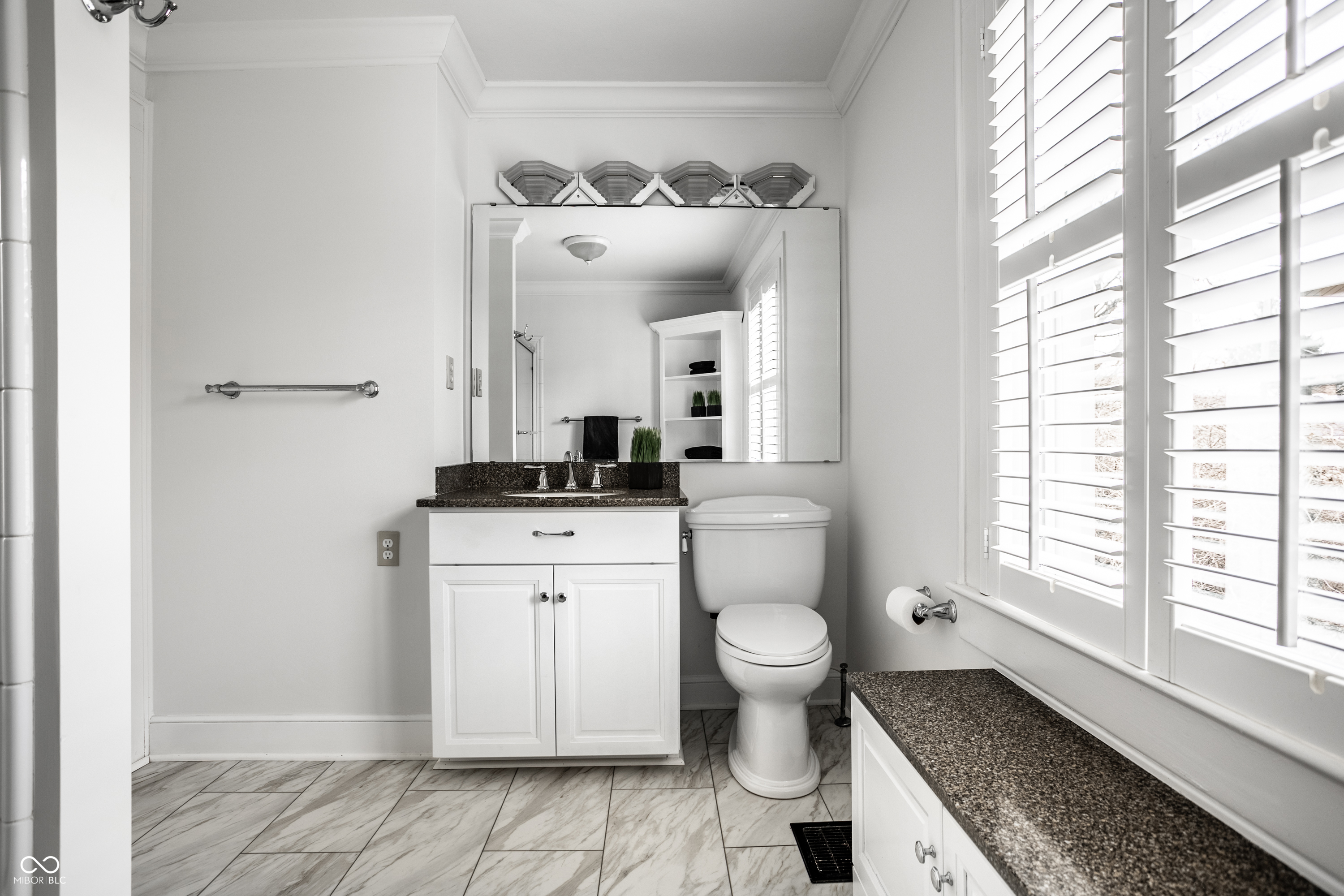 4923 Washington Boulevard