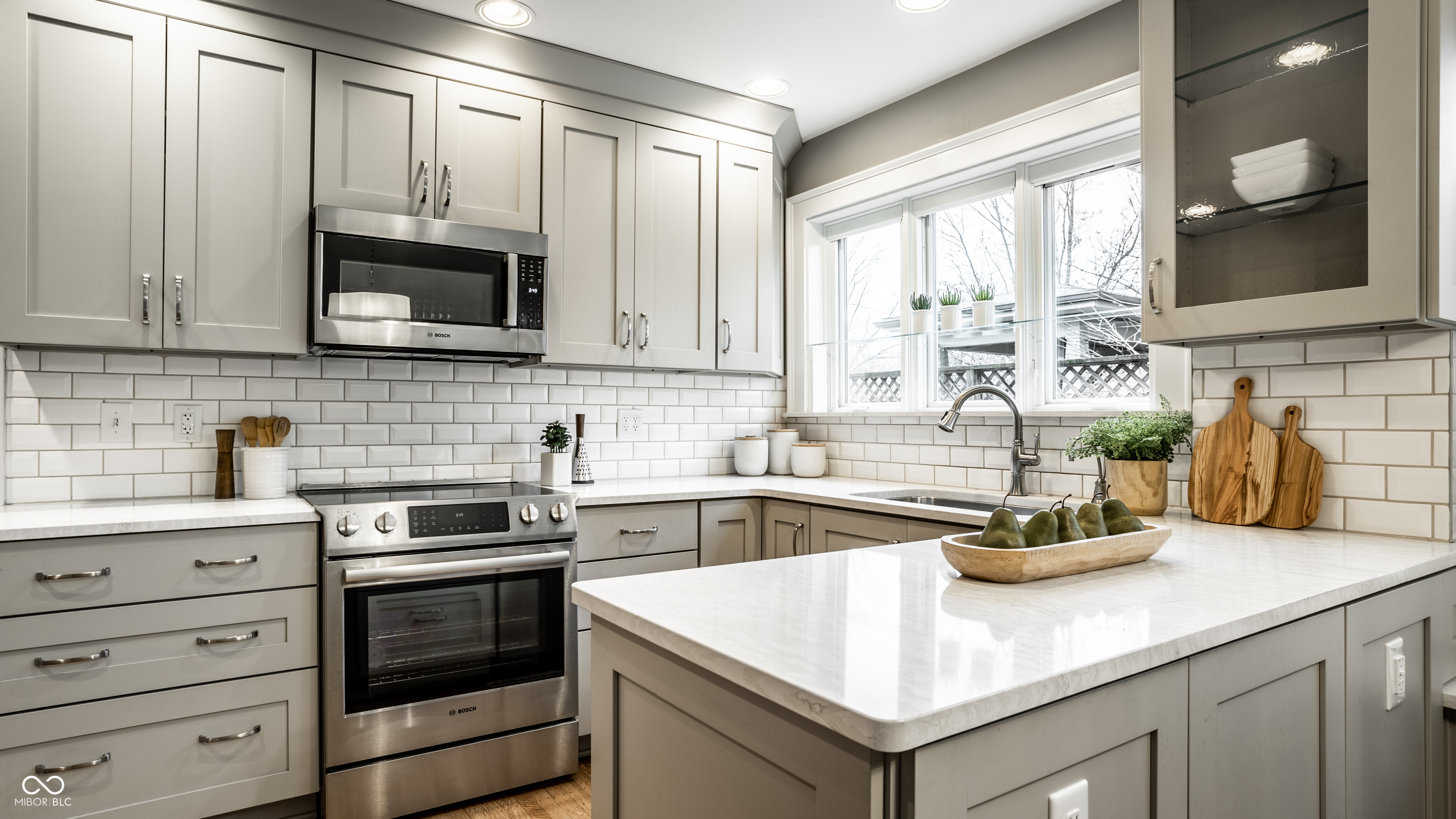 4923 Washington Boulevard