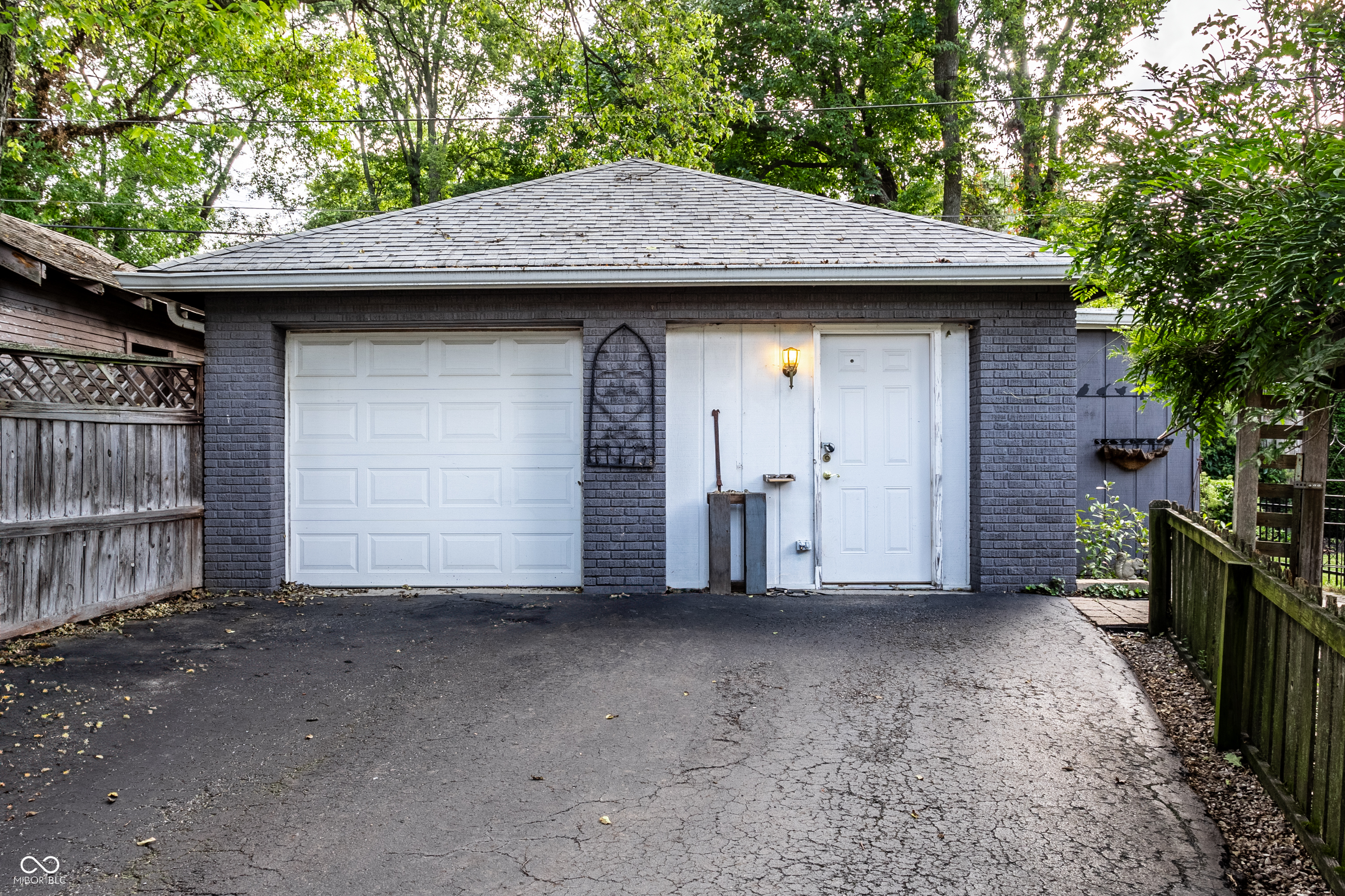 4923 Washington Boulevard