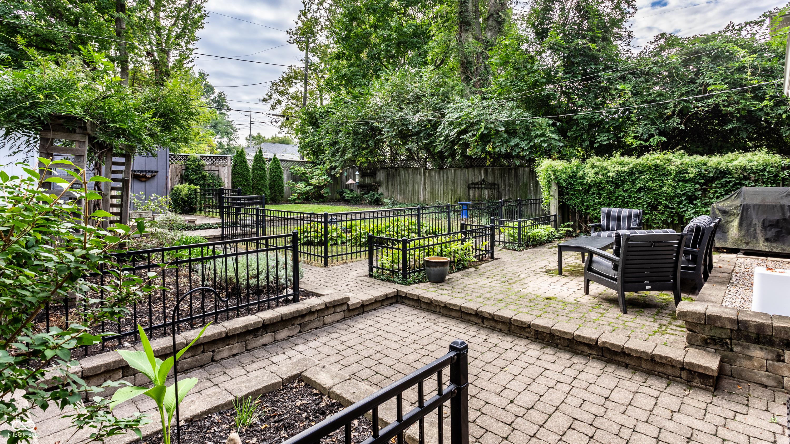 4923 Washington Boulevard