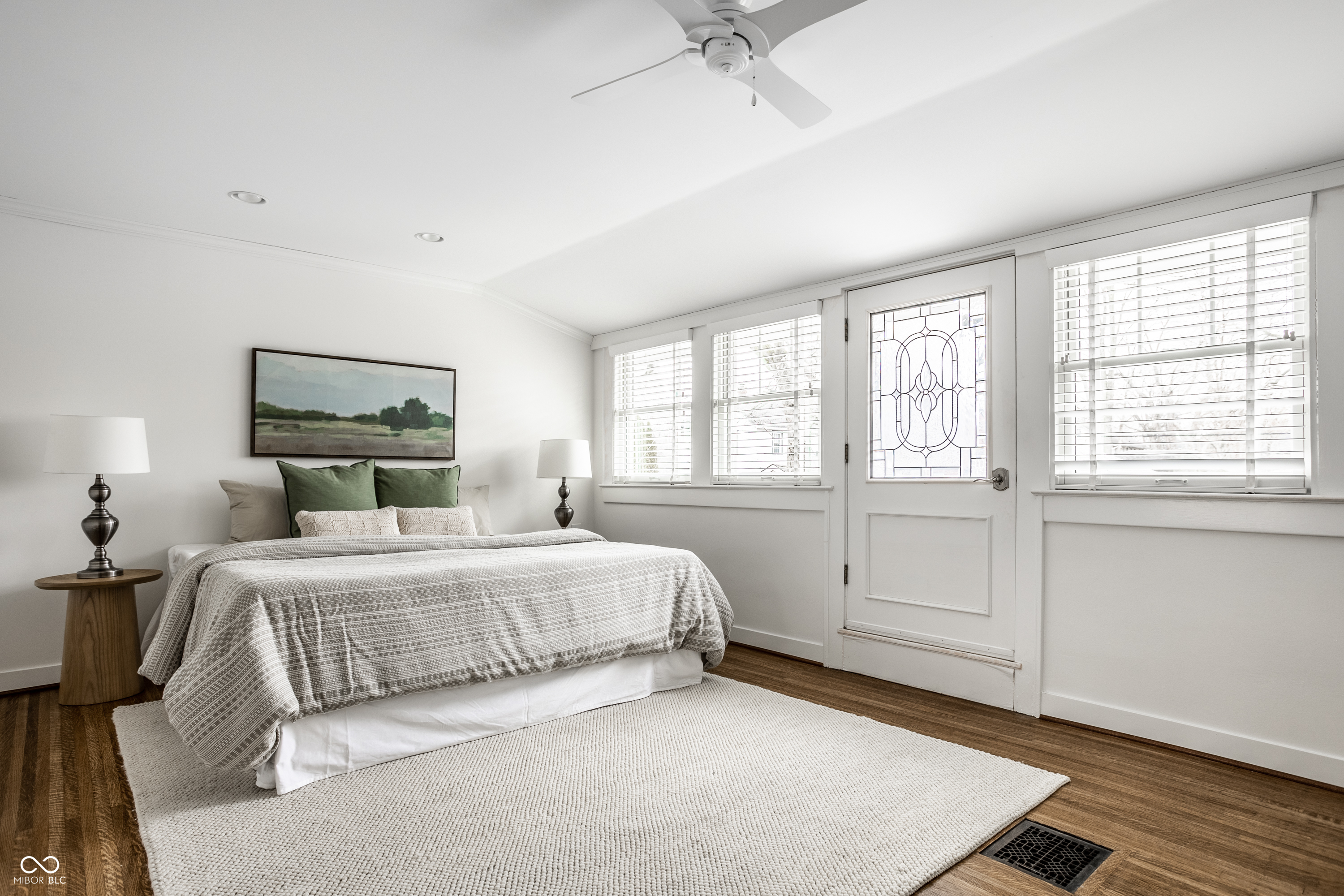 4923 Washington Boulevard