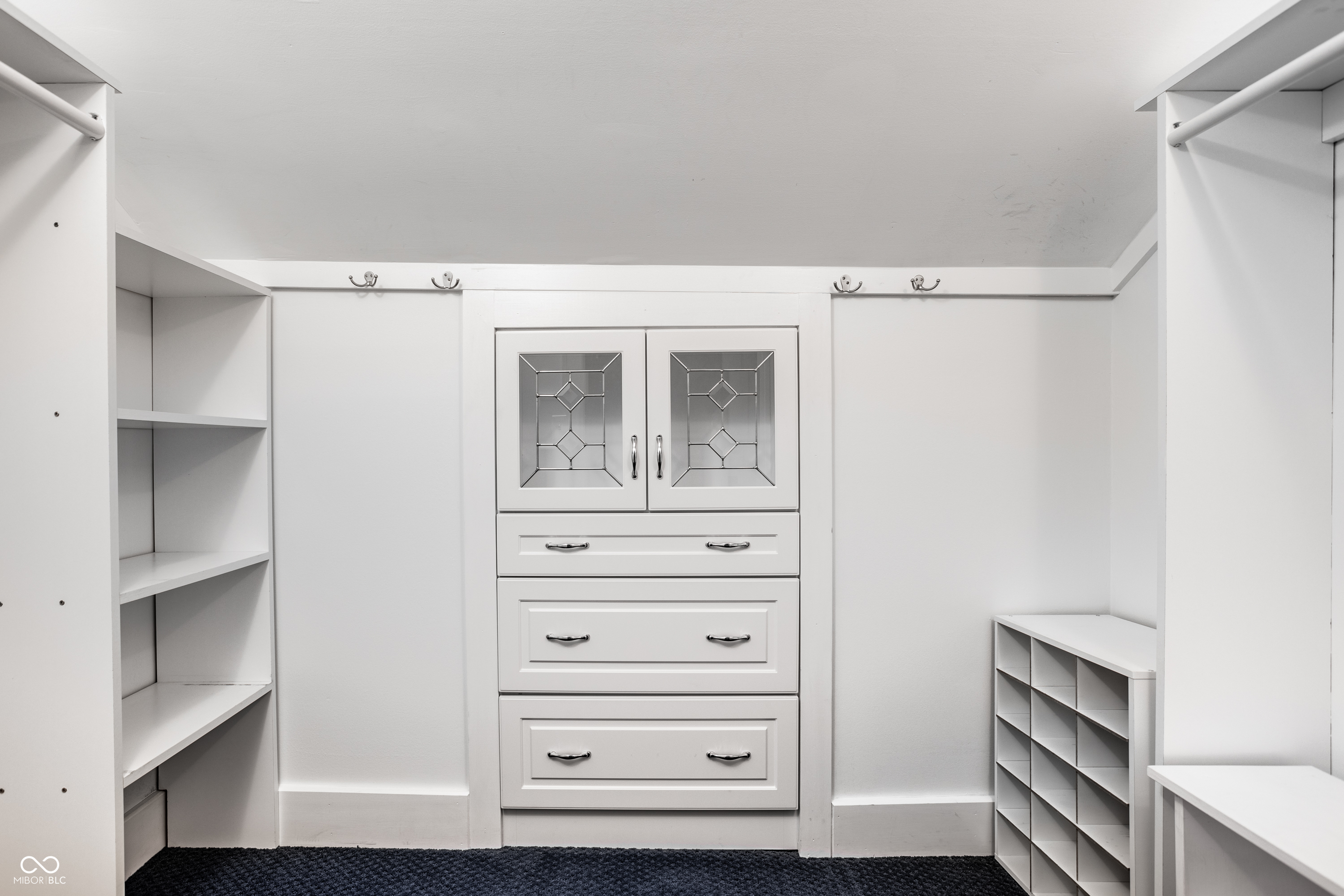 4923 Washington Boulevard