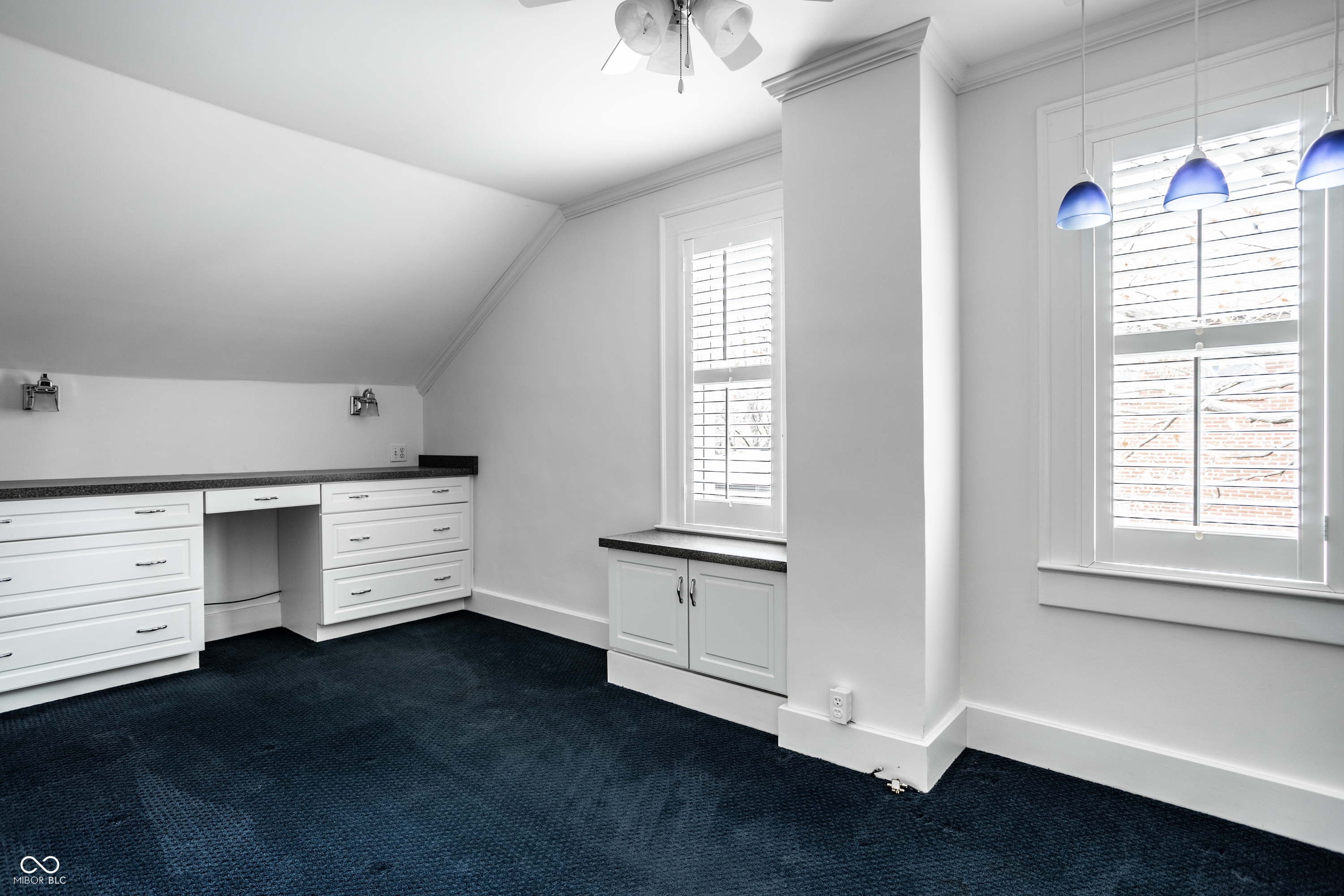 4923 Washington Boulevard