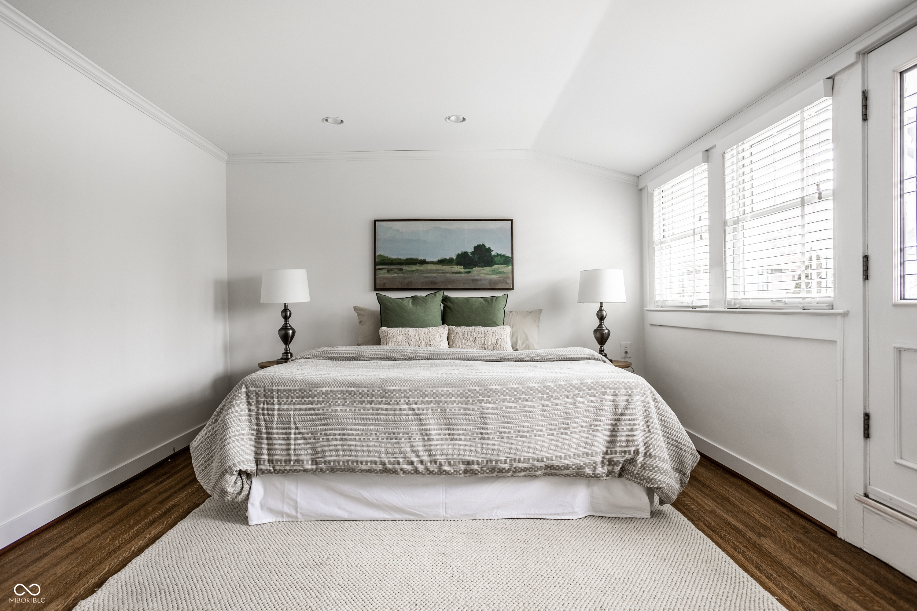 4923 Washington Boulevard