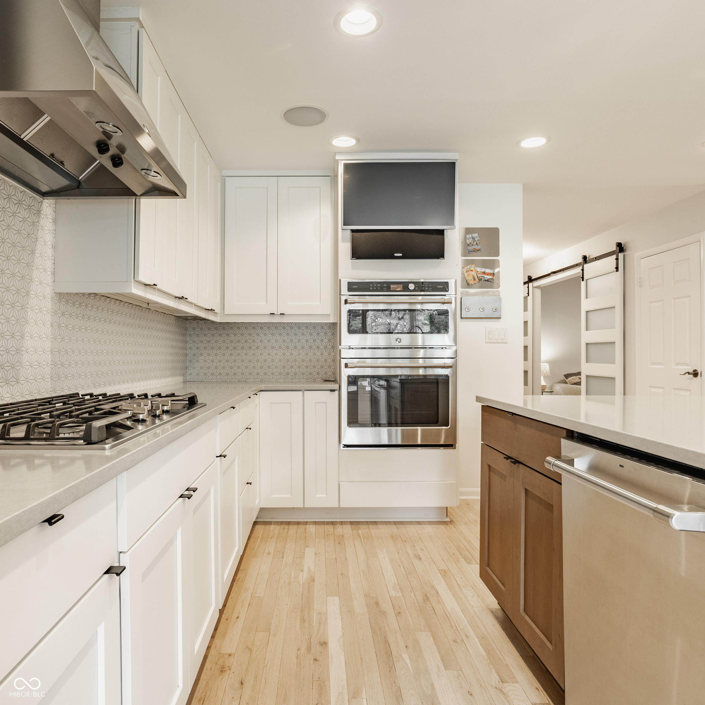 7887 Meadowbrook Drive