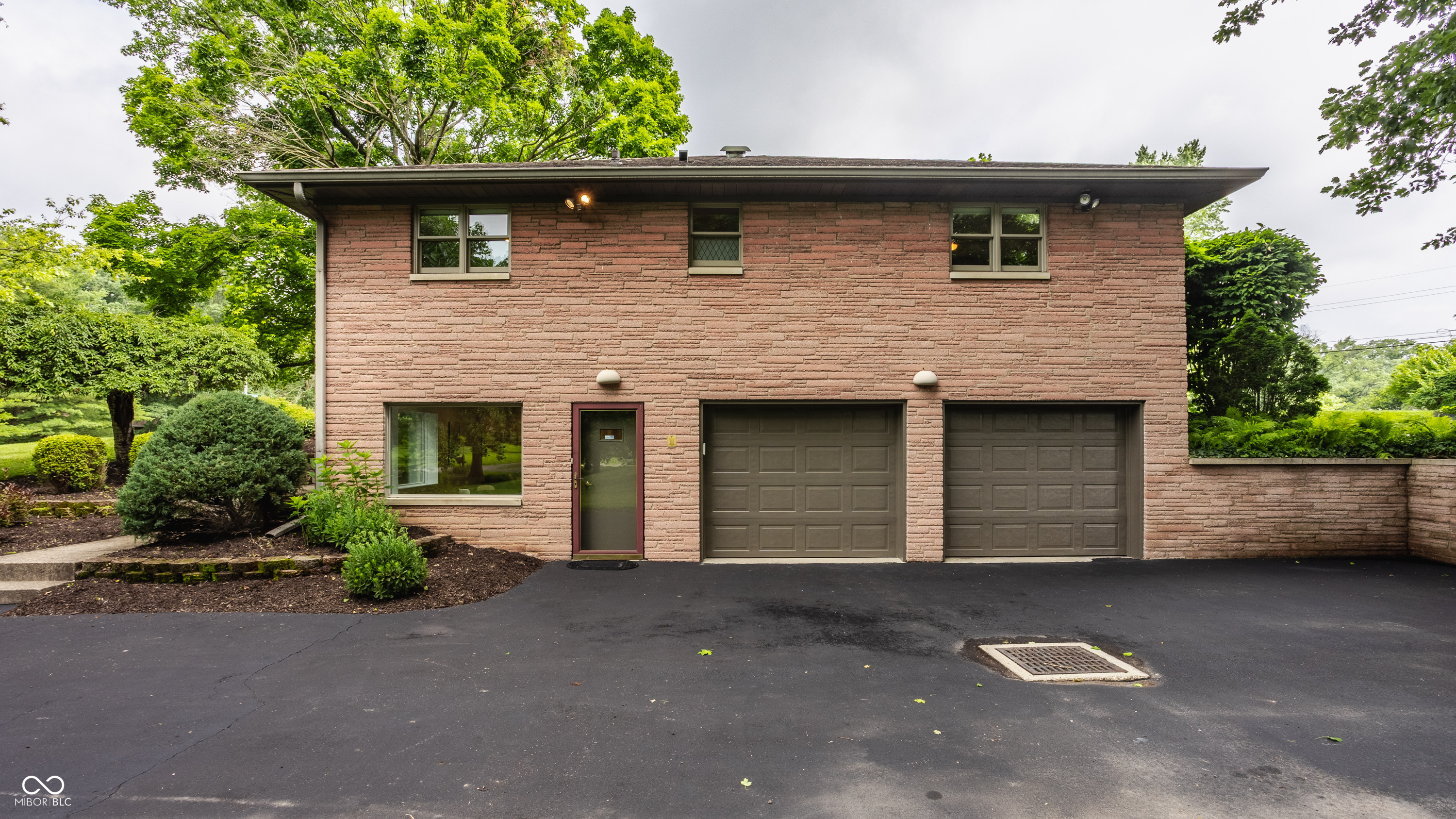 7887 Meadowbrook Drive