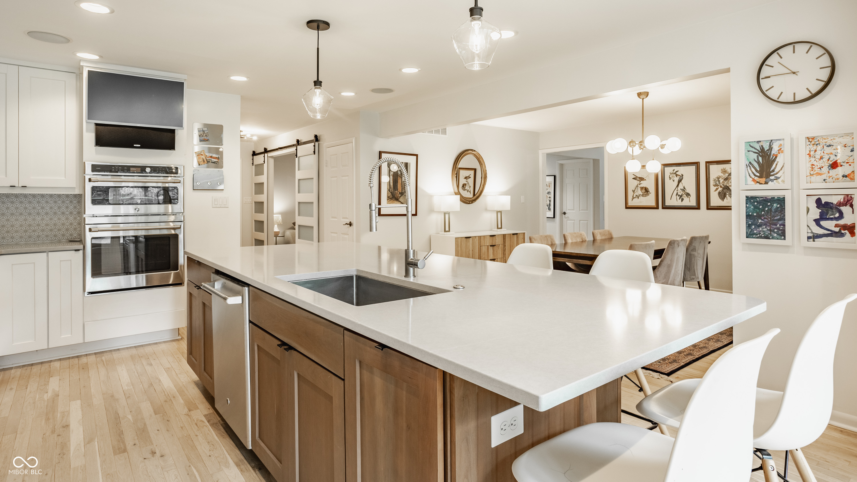 7887 Meadowbrook Drive