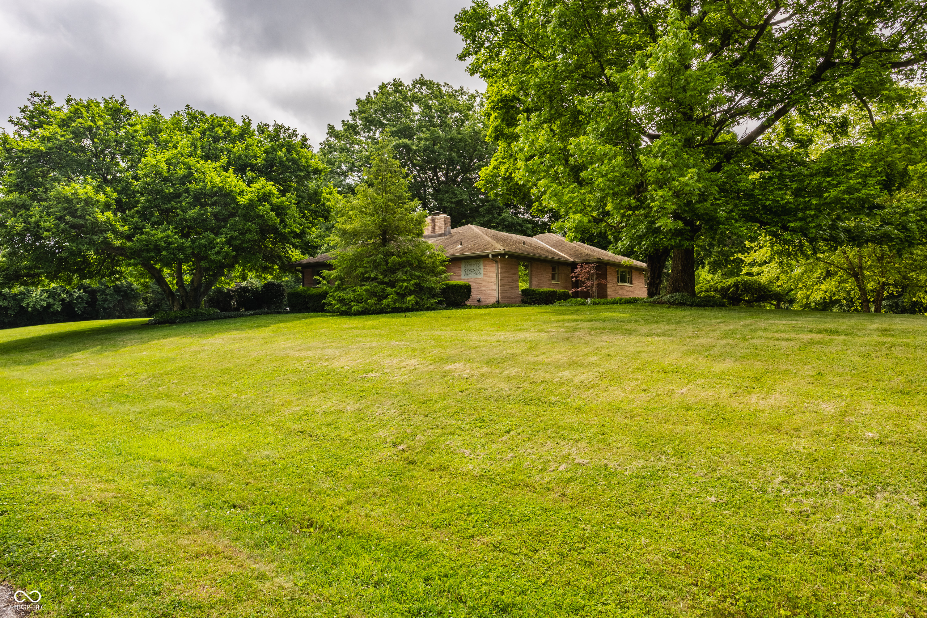 7887 Meadowbrook Drive