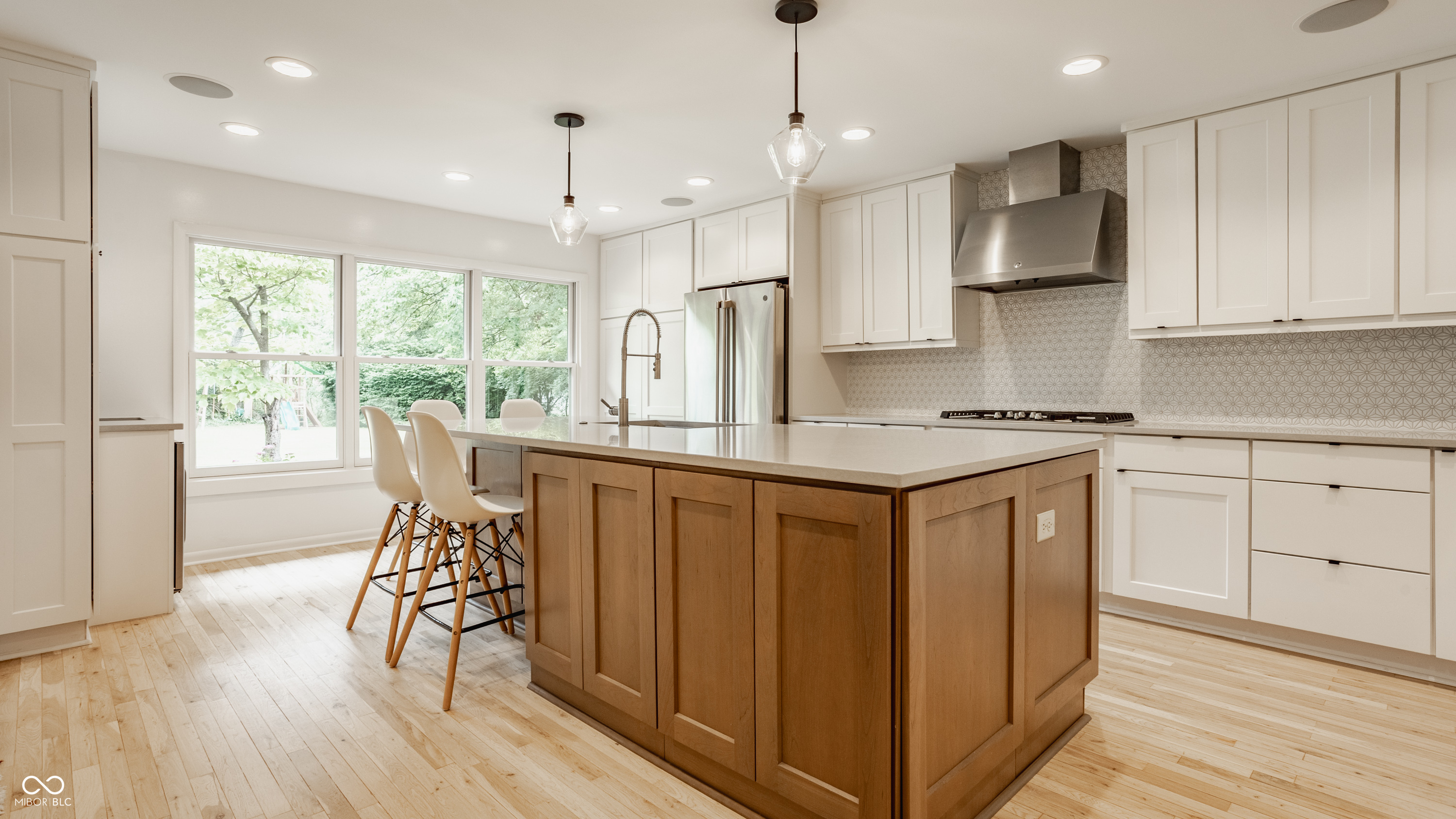 7887 Meadowbrook Drive