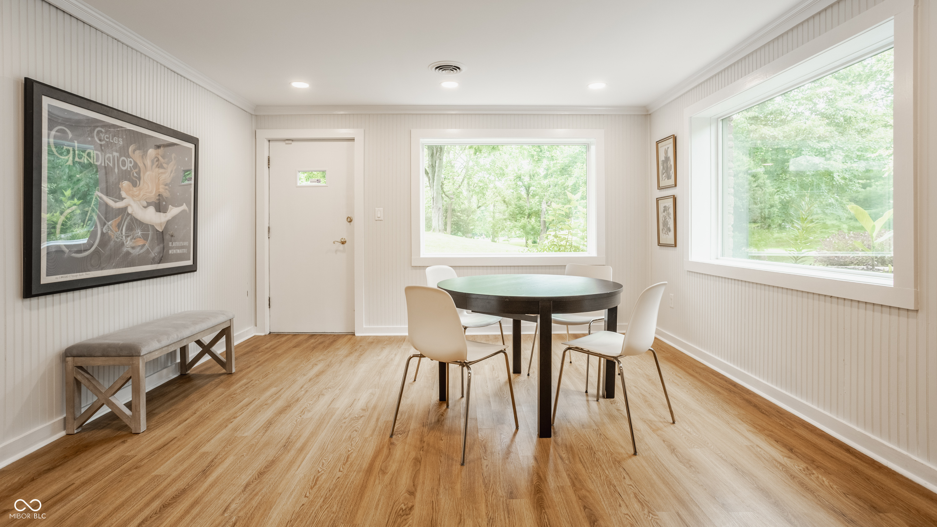 7887 Meadowbrook Drive