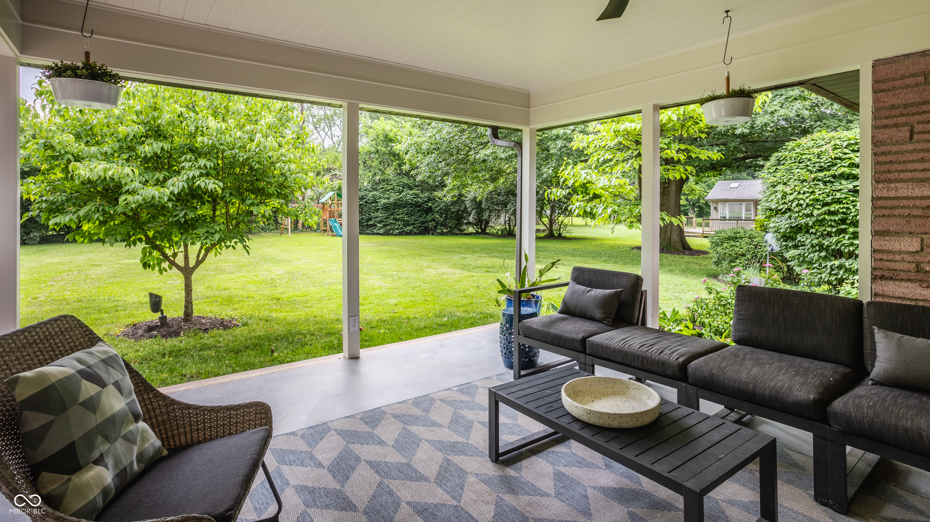 7887 Meadowbrook Drive