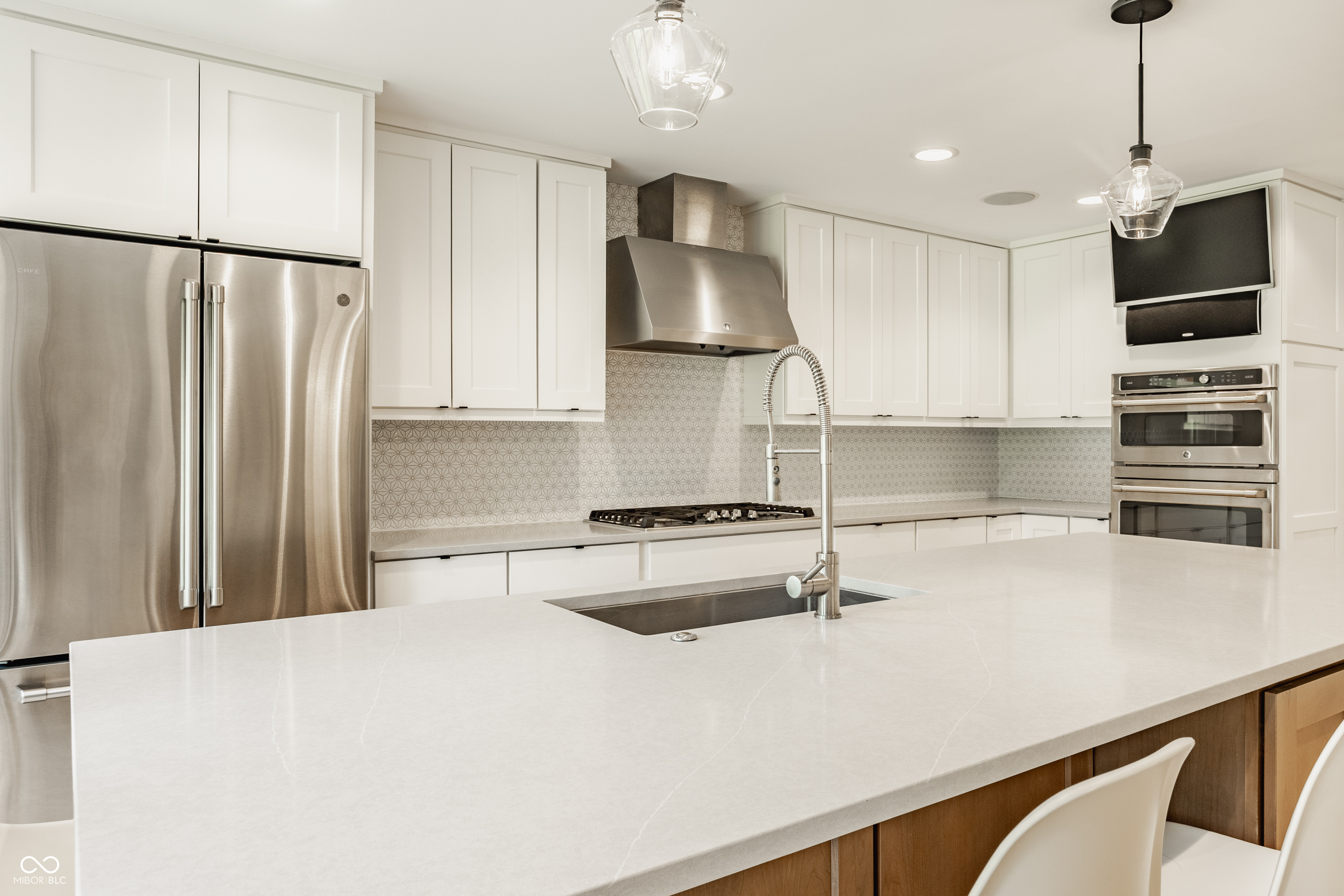 7887 Meadowbrook Drive